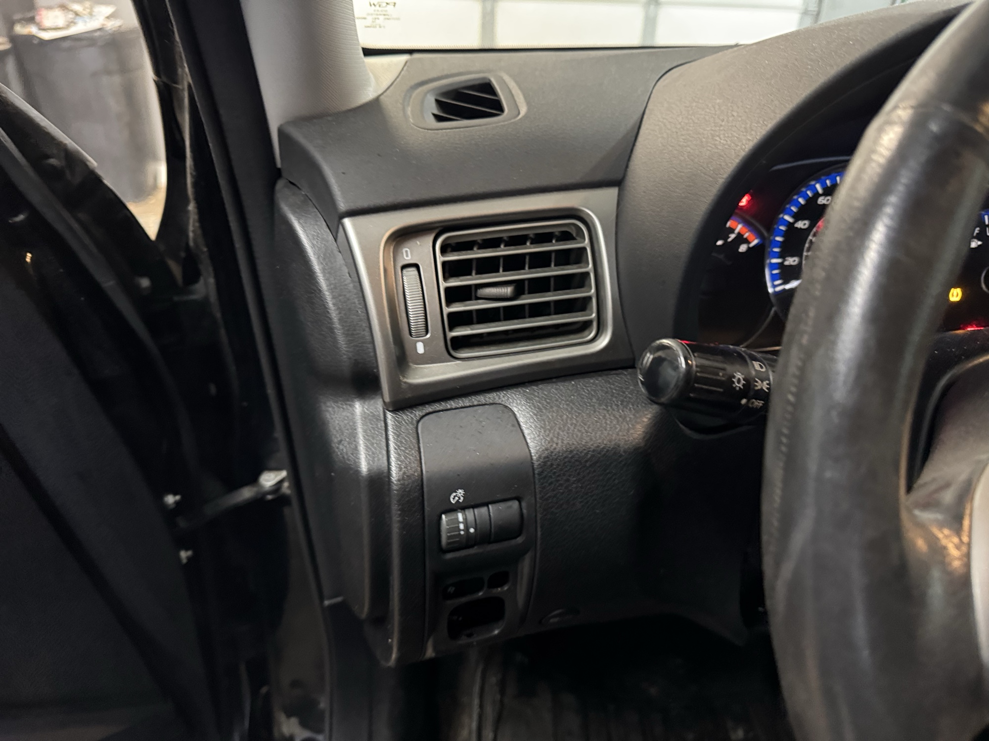 2010 subaru forester 2.5x-limited with 187276 miles for sale near Elk River, Minnesota 106854_37_left_of_steering_wheel.jpg
