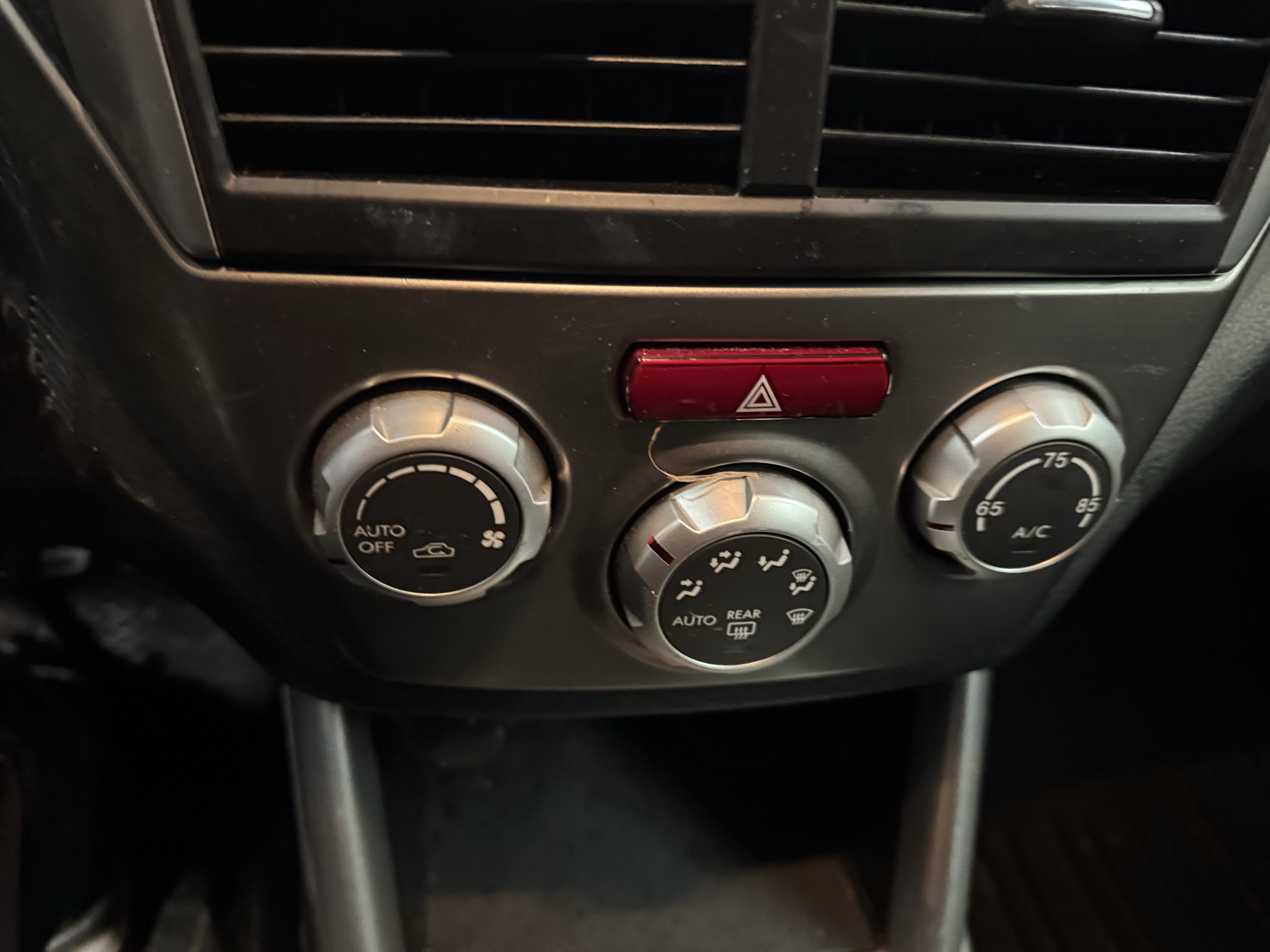 2010 subaru forester 2.5x-limited with 187276 miles for sale near Elk River, Minnesota 106854_40_climate_control.jpg