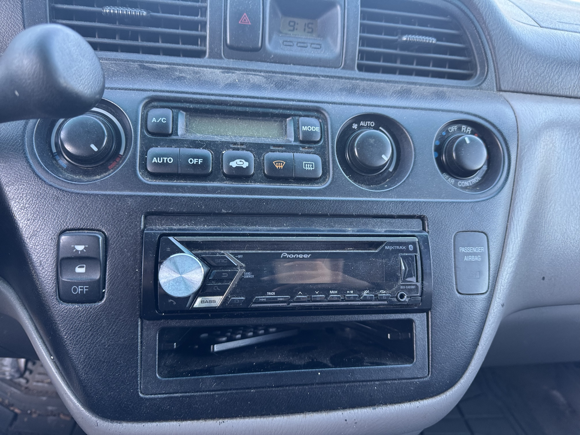 2003 honda odyssey ex with 277425 miles for sale near Elk River, Minnesota 106855_39_radio_closeup.jpg