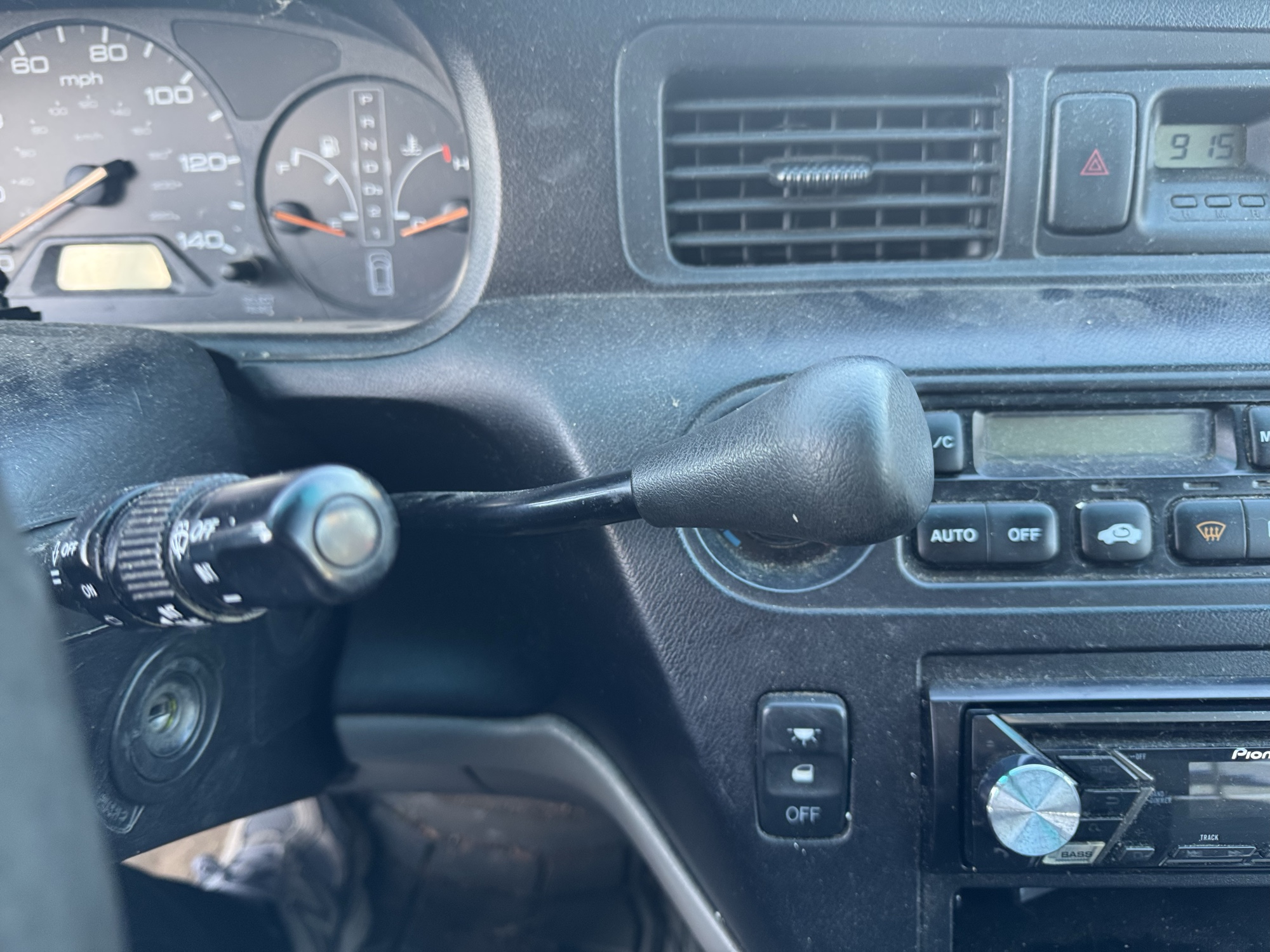2003 honda odyssey ex with 277425 miles for sale near Elk River, Minnesota 106855_41_shifter.jpg