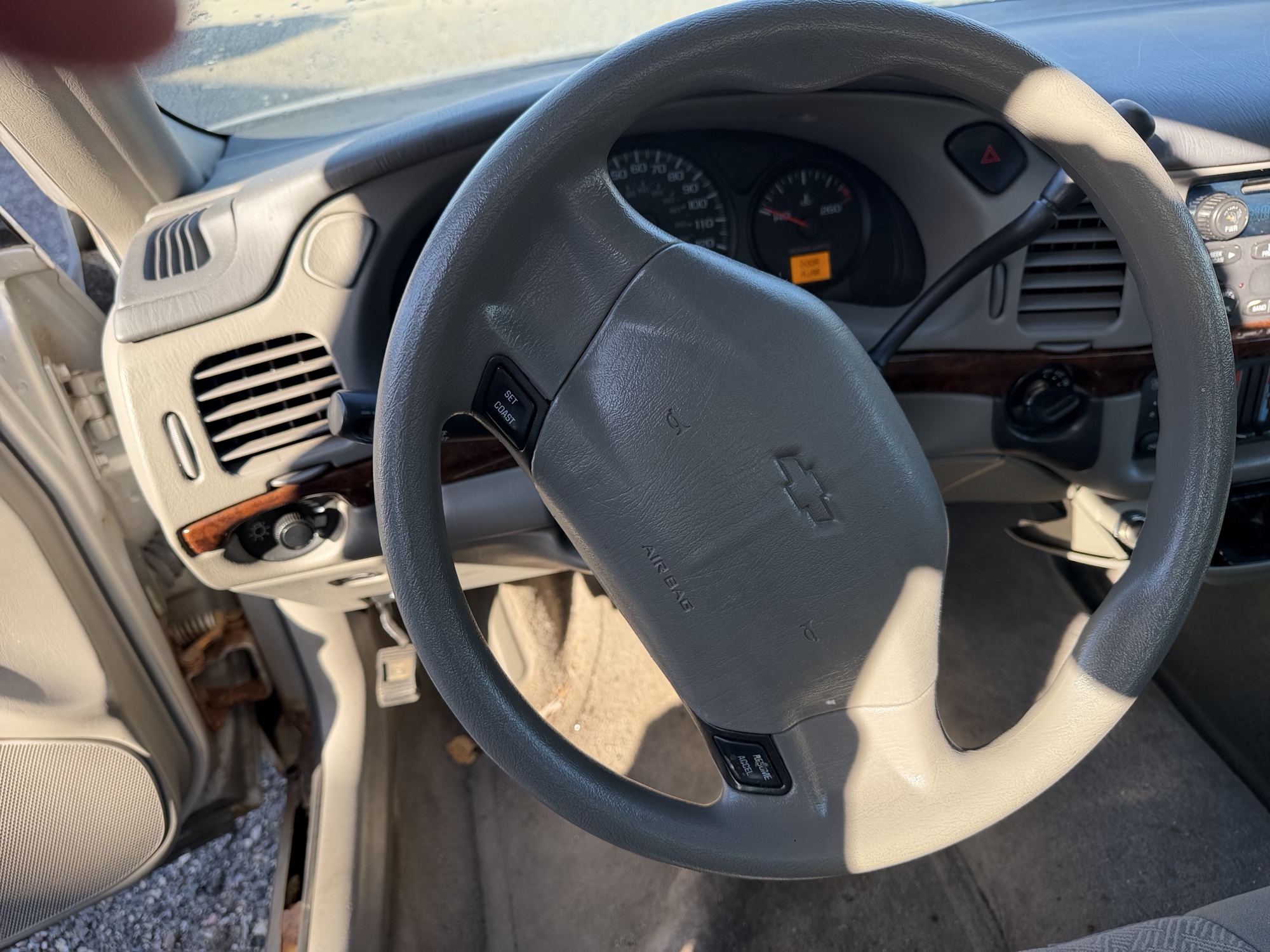 2004 chevrolet impala base with 134989 miles for sale near Elk River, Minnesota 106856_36_steering_wheel.jpg