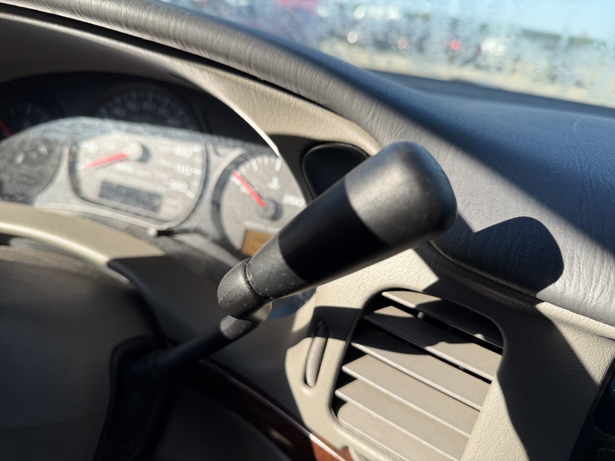 2004 chevrolet impala base with 134989 miles for sale near Elk River, Minnesota 106856_41_shifter.jpg