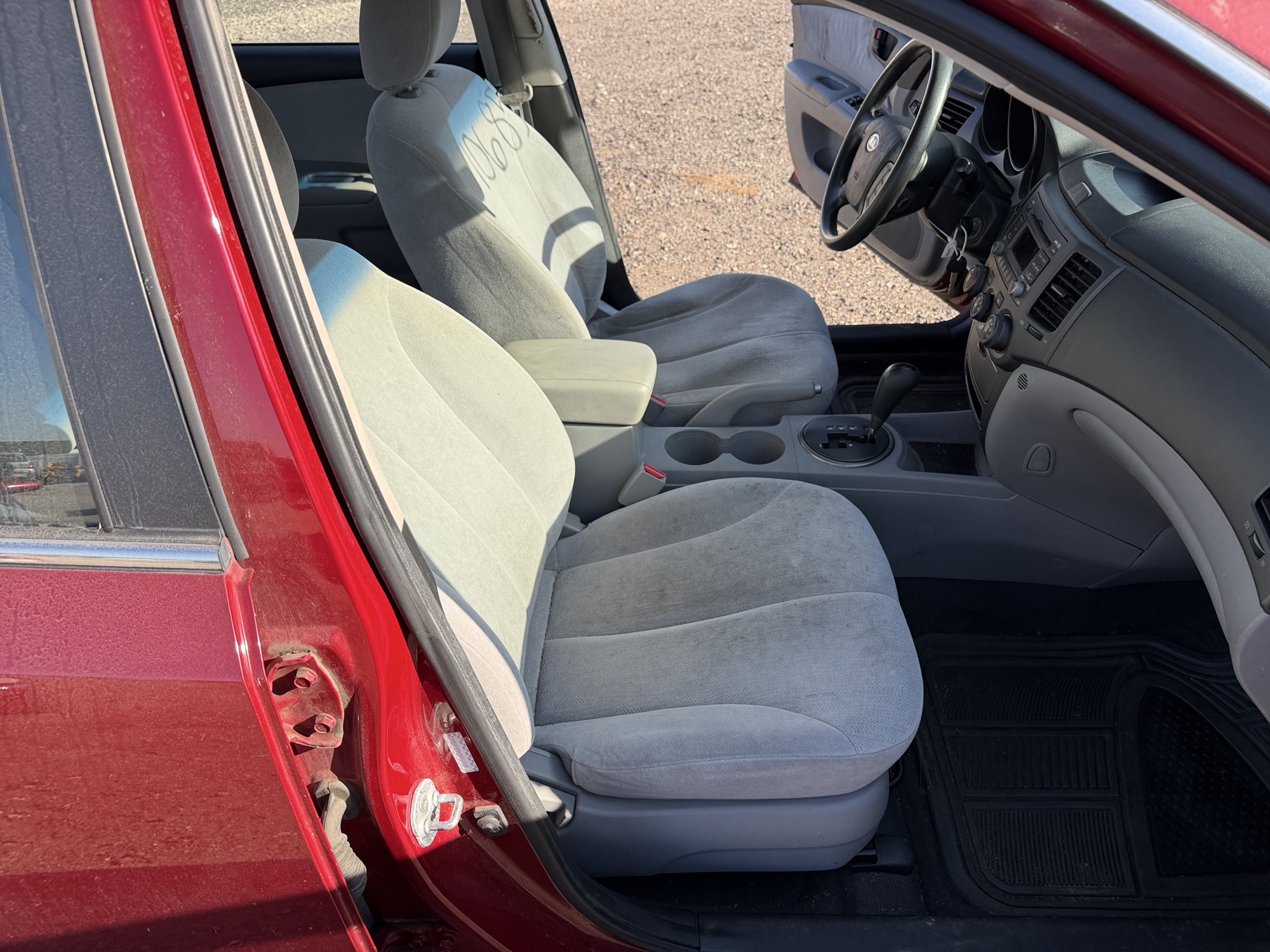 2009 kia optima ex with 206662 miles for sale near Elk River, Minnesota 106857_31_passenger_seat.jpg