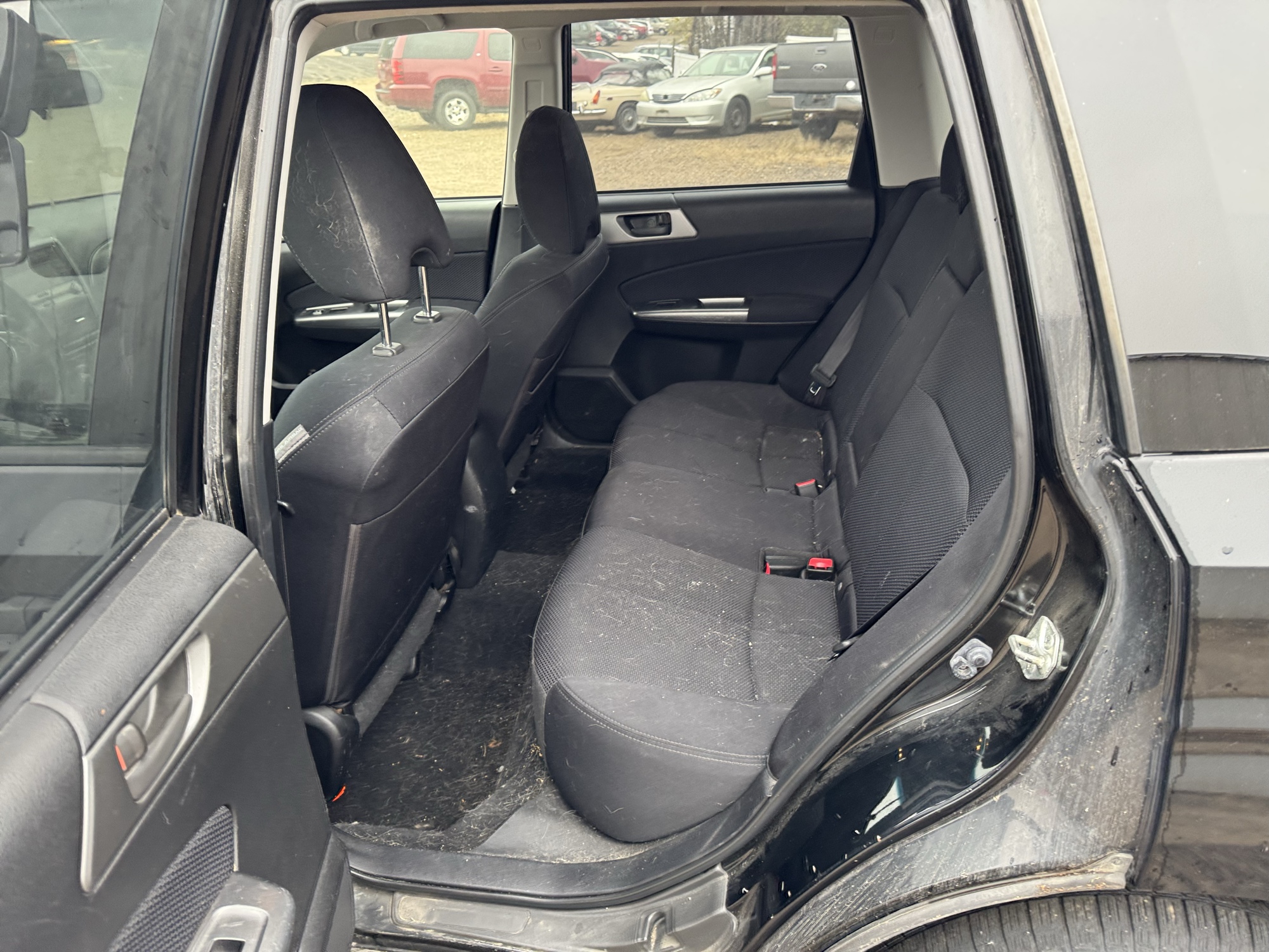 2012 subaru forester 2.5x with 290026 miles for sale near Elk River, Minnesota 106858_24_drv_rear_seat.jpg