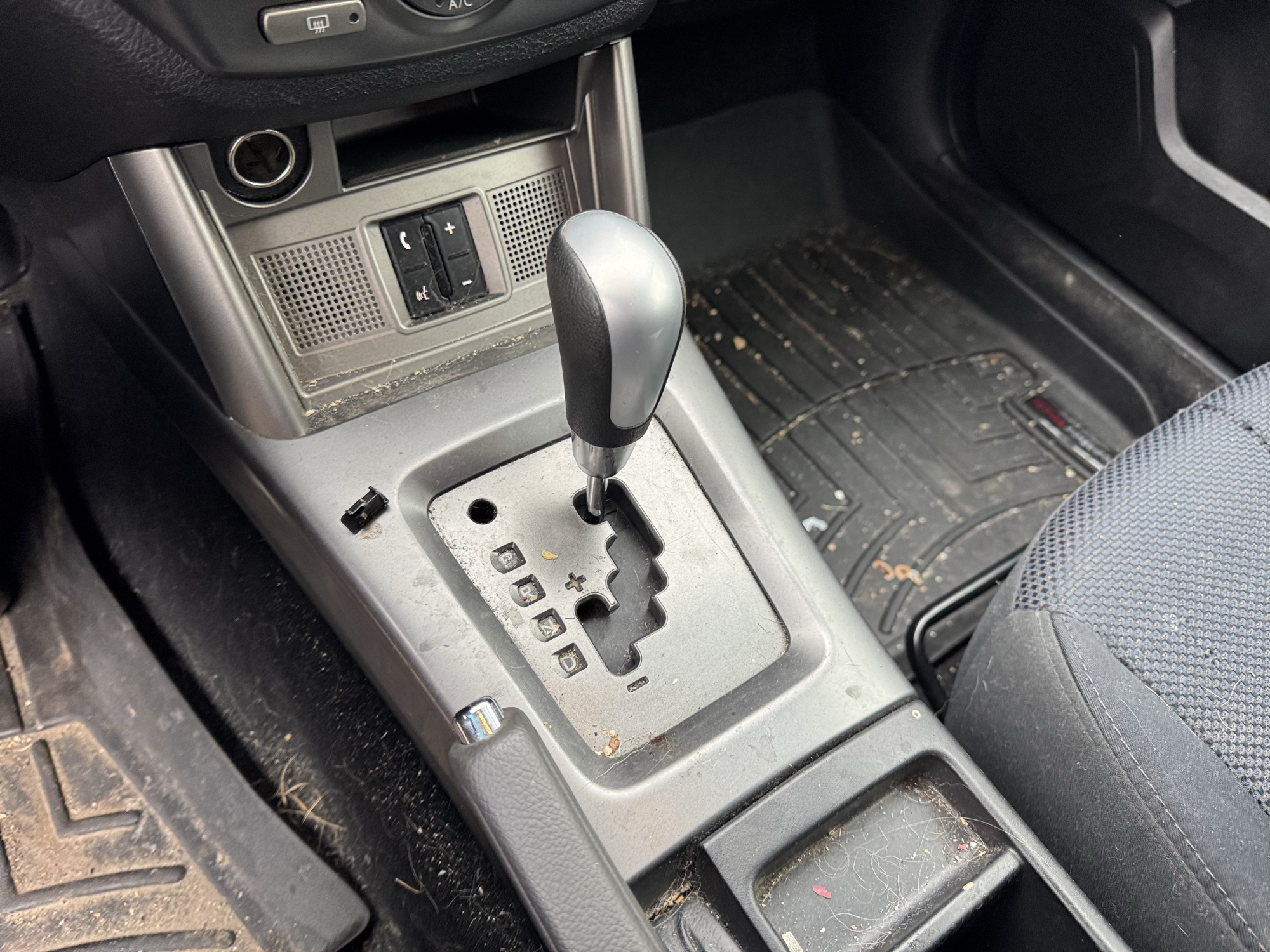 2012 subaru forester 2.5x with 290026 miles for sale near Elk River, Minnesota 106858_41_shifter.jpg