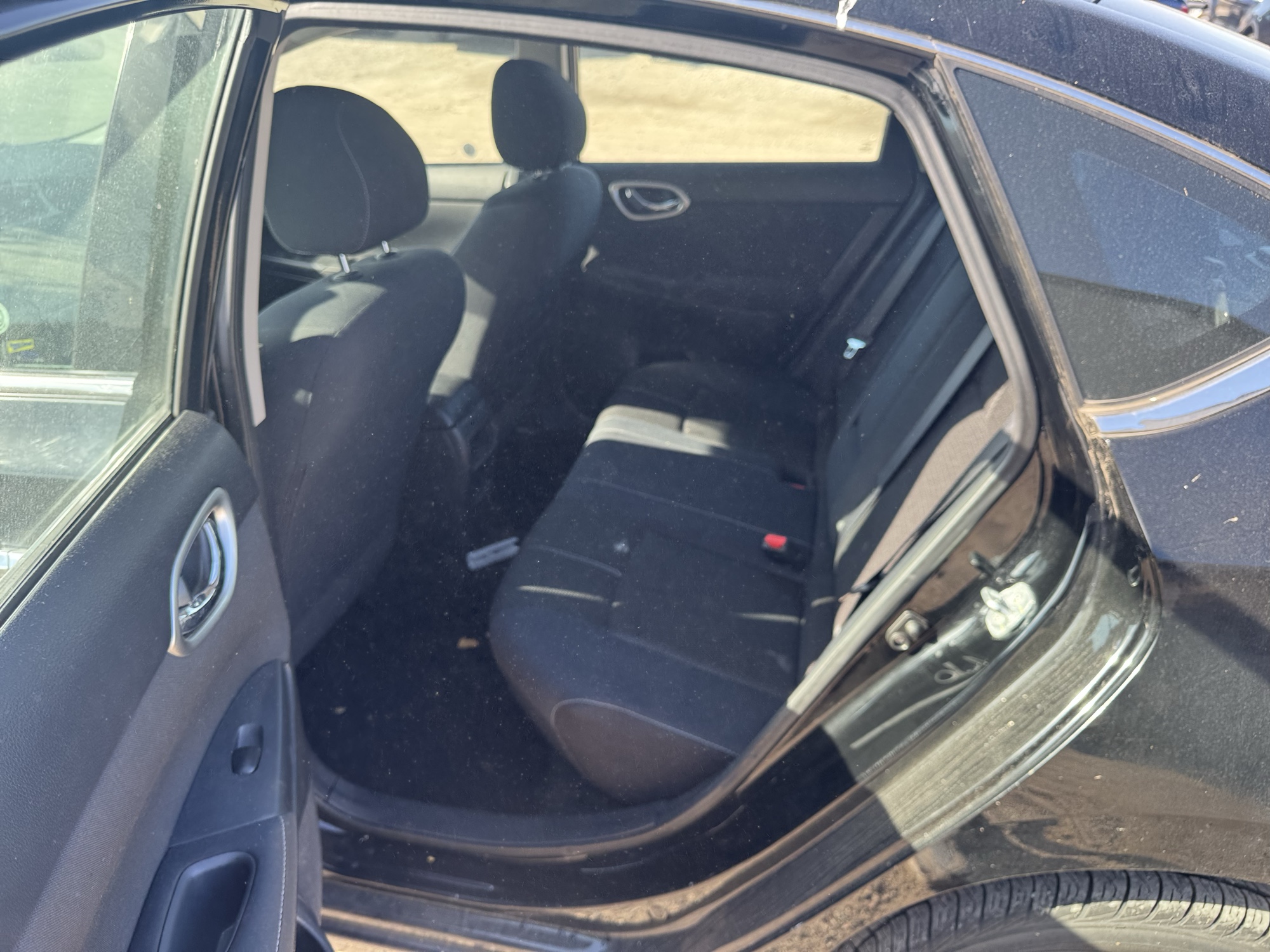 2015 nissan sentra s-6mt with 90240 miles for sale near Elk River, Minnesota 106860_24_drv_rear_seat.jpg
