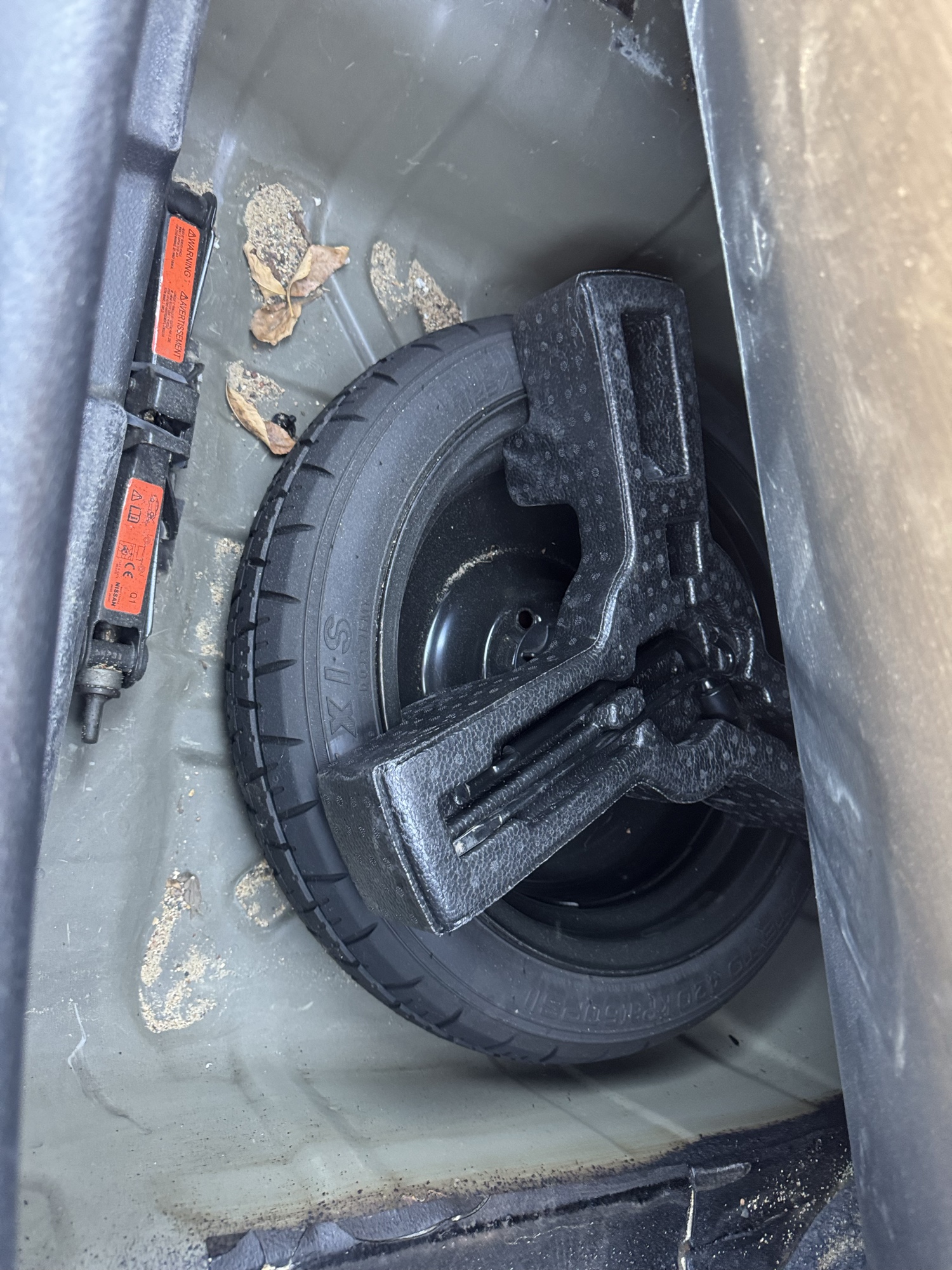 2015 nissan sentra s-6mt with 90240 miles for sale near Elk River, Minnesota 106860_27_spare_tire.jpg