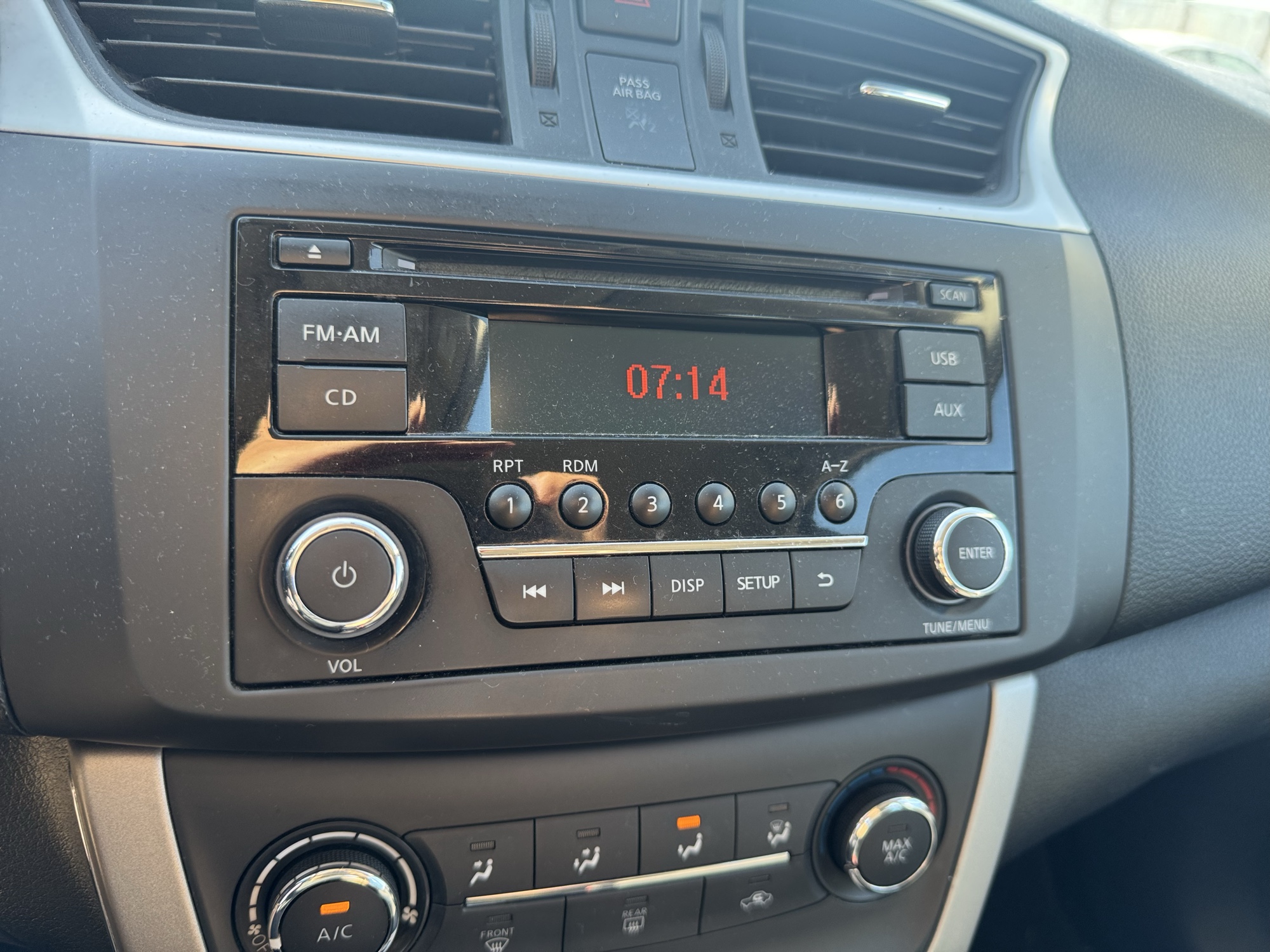 2015 nissan sentra s-6mt with 90240 miles for sale near Elk River, Minnesota 106860_39_radio_closeup.jpg