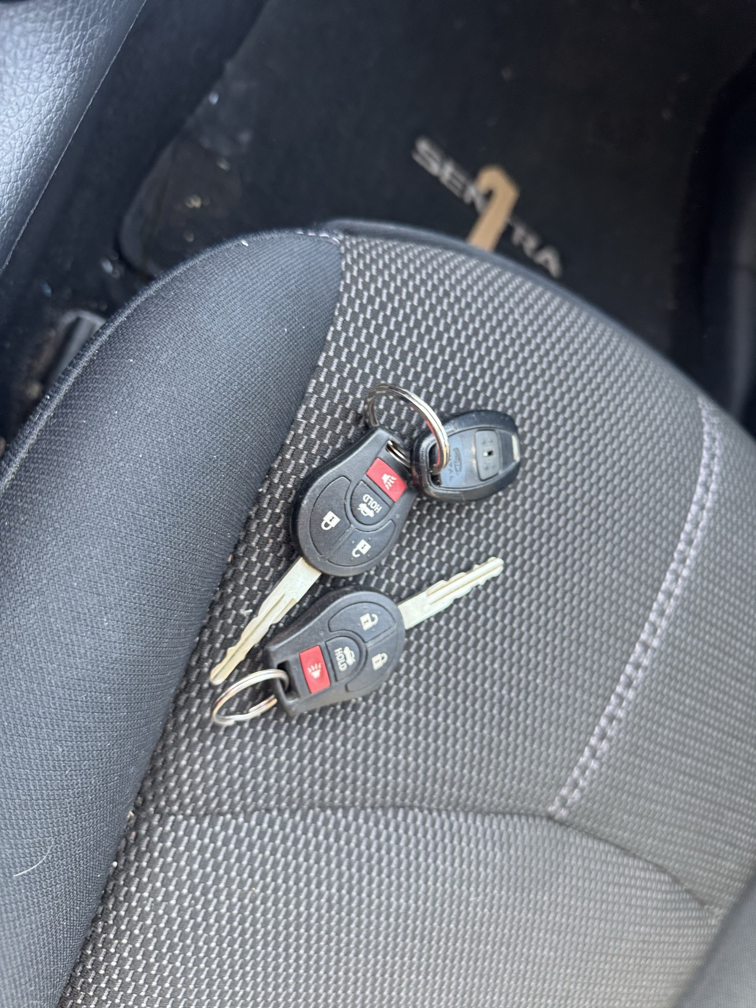 2015 nissan sentra s-6mt with 90240 miles for sale near Elk River, Minnesota 106860_51_keys.jpg