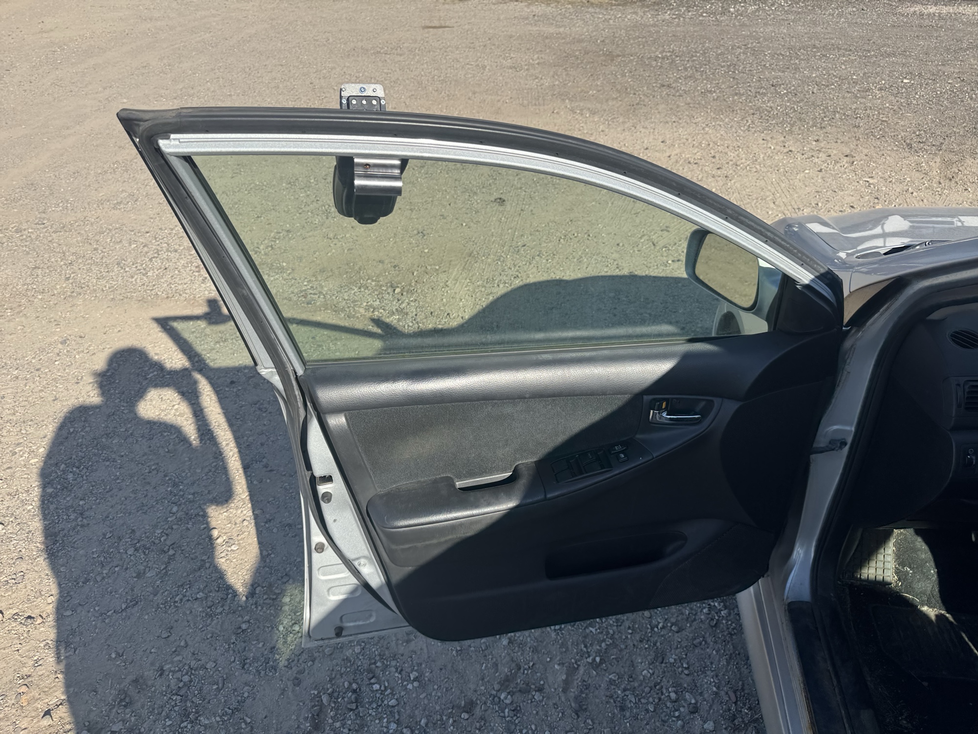 2007 toyota corolla ce with 150675 miles for sale near Elk River, Minnesota 106861_23_driver_door_panel.jpg