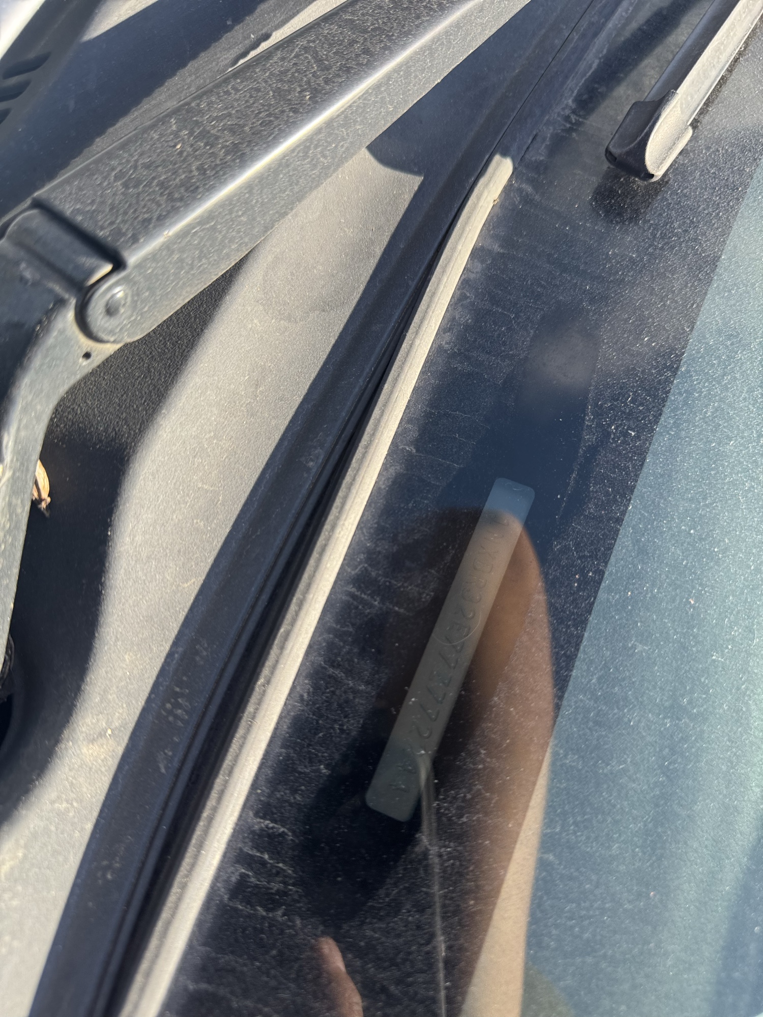 2007 toyota corolla ce with 150675 miles for sale near Elk River, Minnesota 106861_48_windshield_vin_plate.jpg