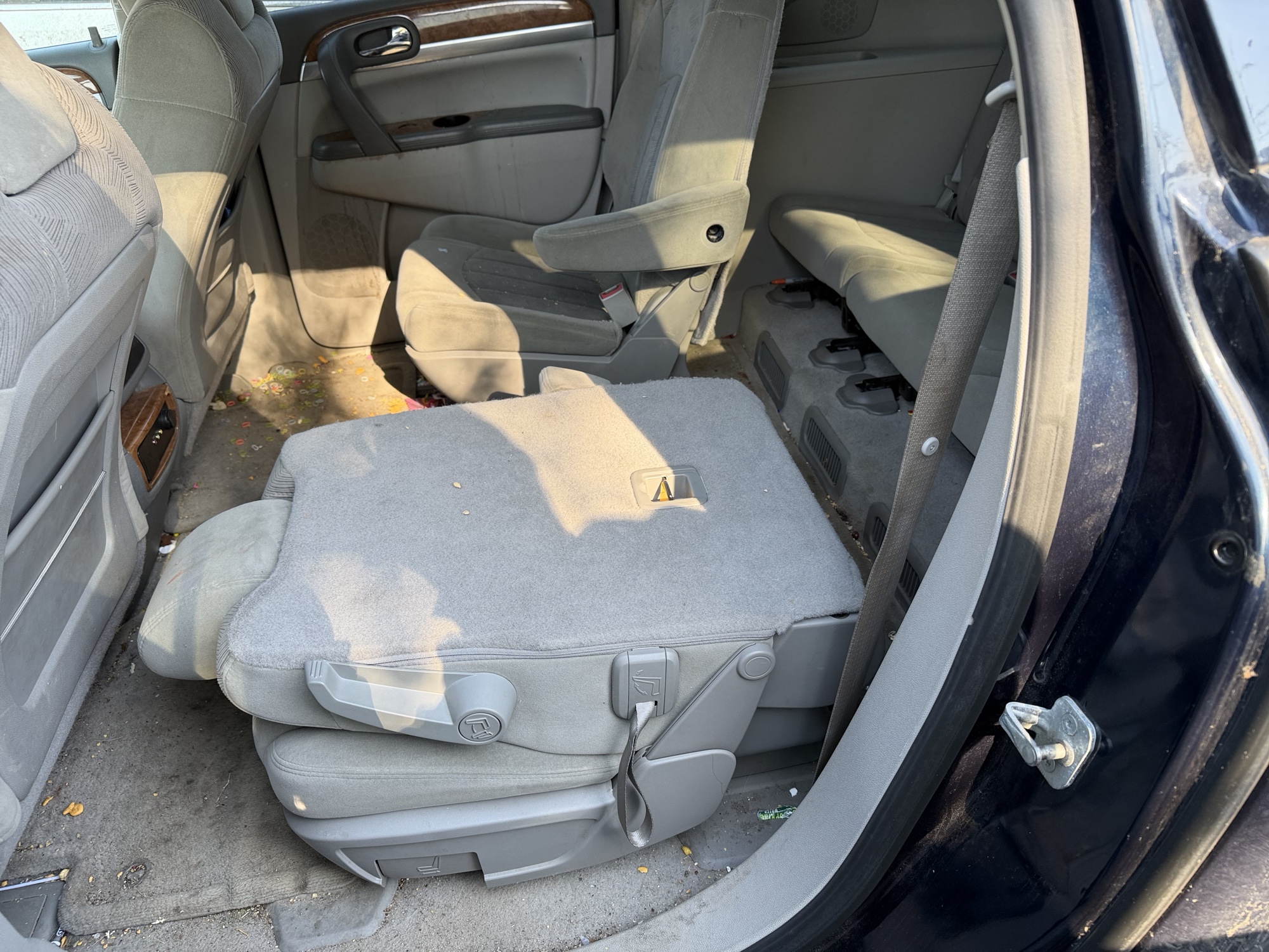 2009 buick enclave cx-awd with 175000 miles for sale near Elk River, Minnesota 106862_24_drv_rear_seat.jpg