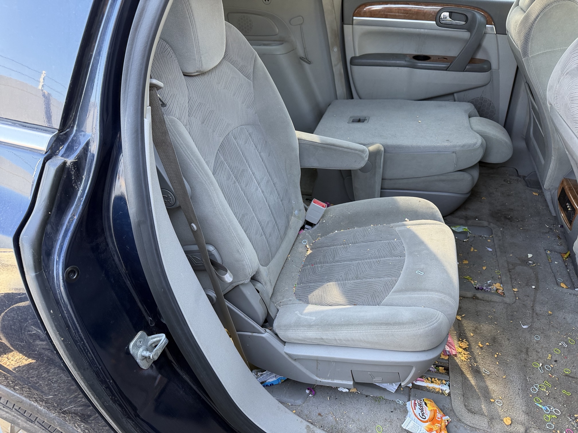 2009 buick enclave cx-awd with 175000 miles for sale near Elk River, Minnesota 106862_28_pass_rear_seat.jpg