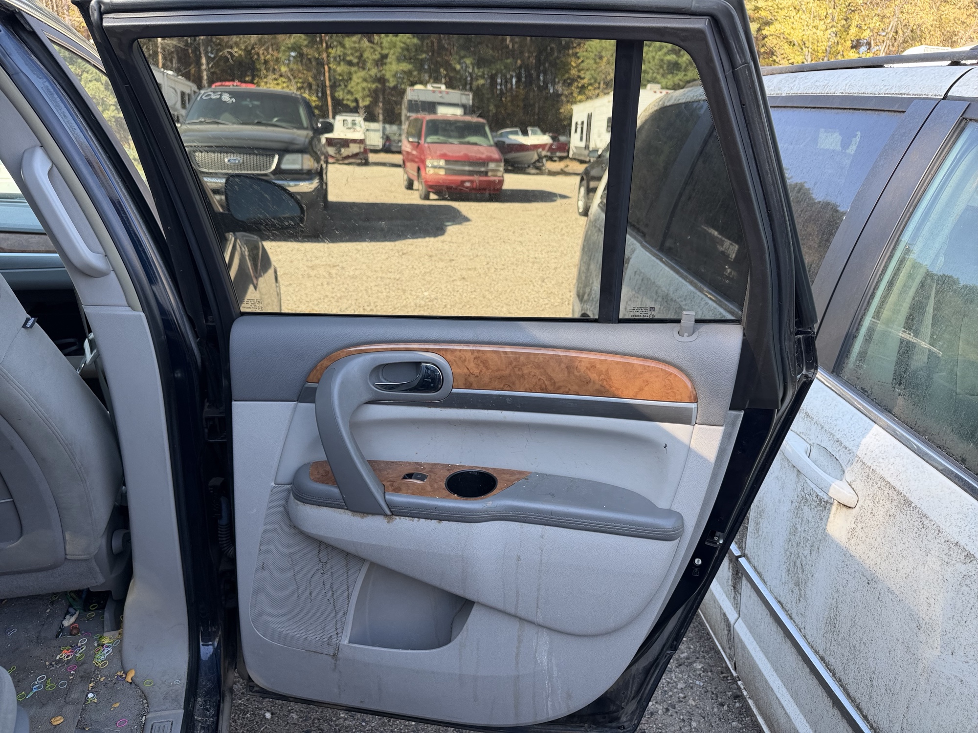 2009 buick enclave cx-awd with 175000 miles for sale near Elk River, Minnesota 106862_30_pass_rear_door_panel.jpg