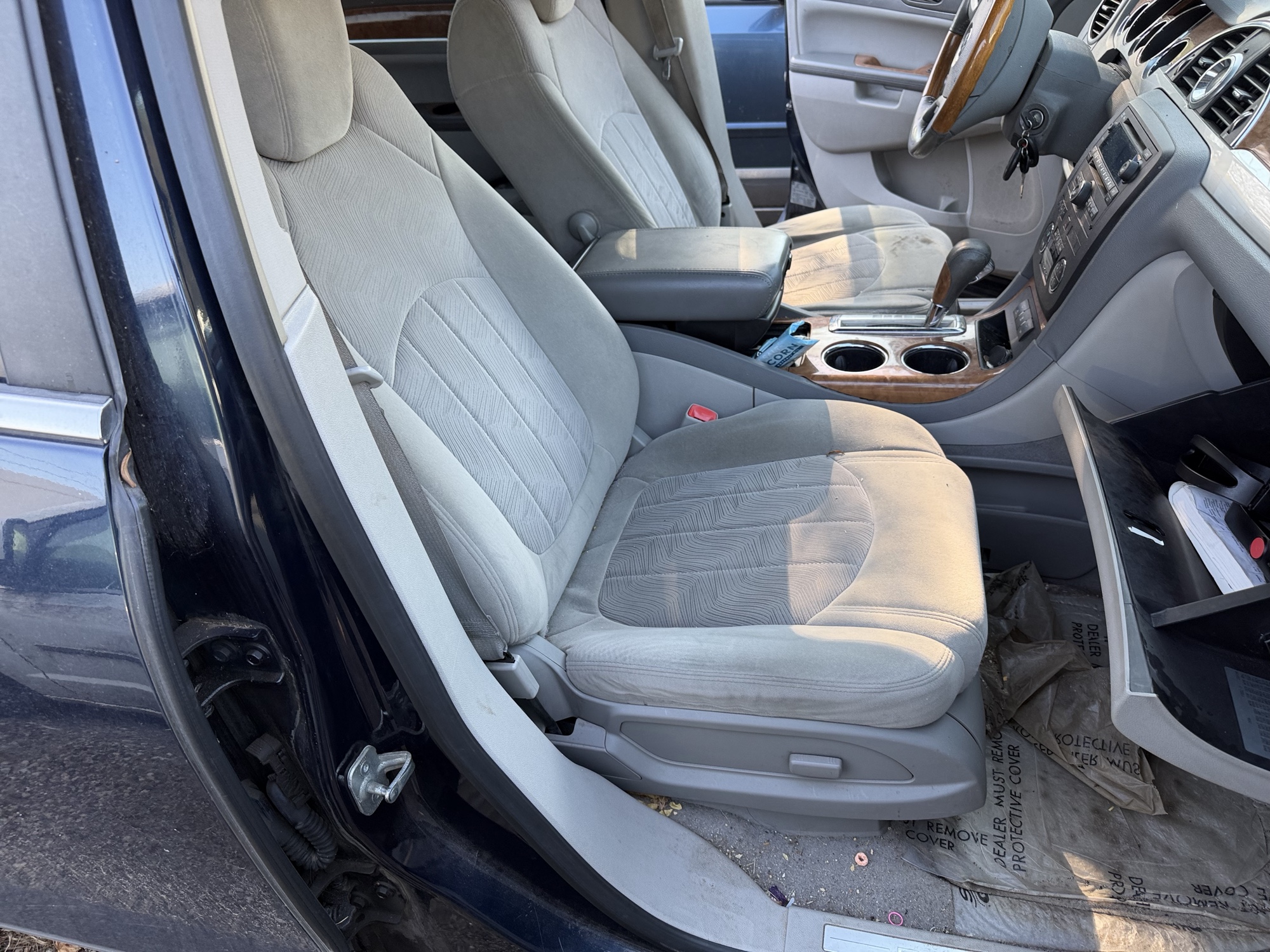 2009 buick enclave cx-awd with 175000 miles for sale near Elk River, Minnesota 106862_31_passenger_seat.jpg