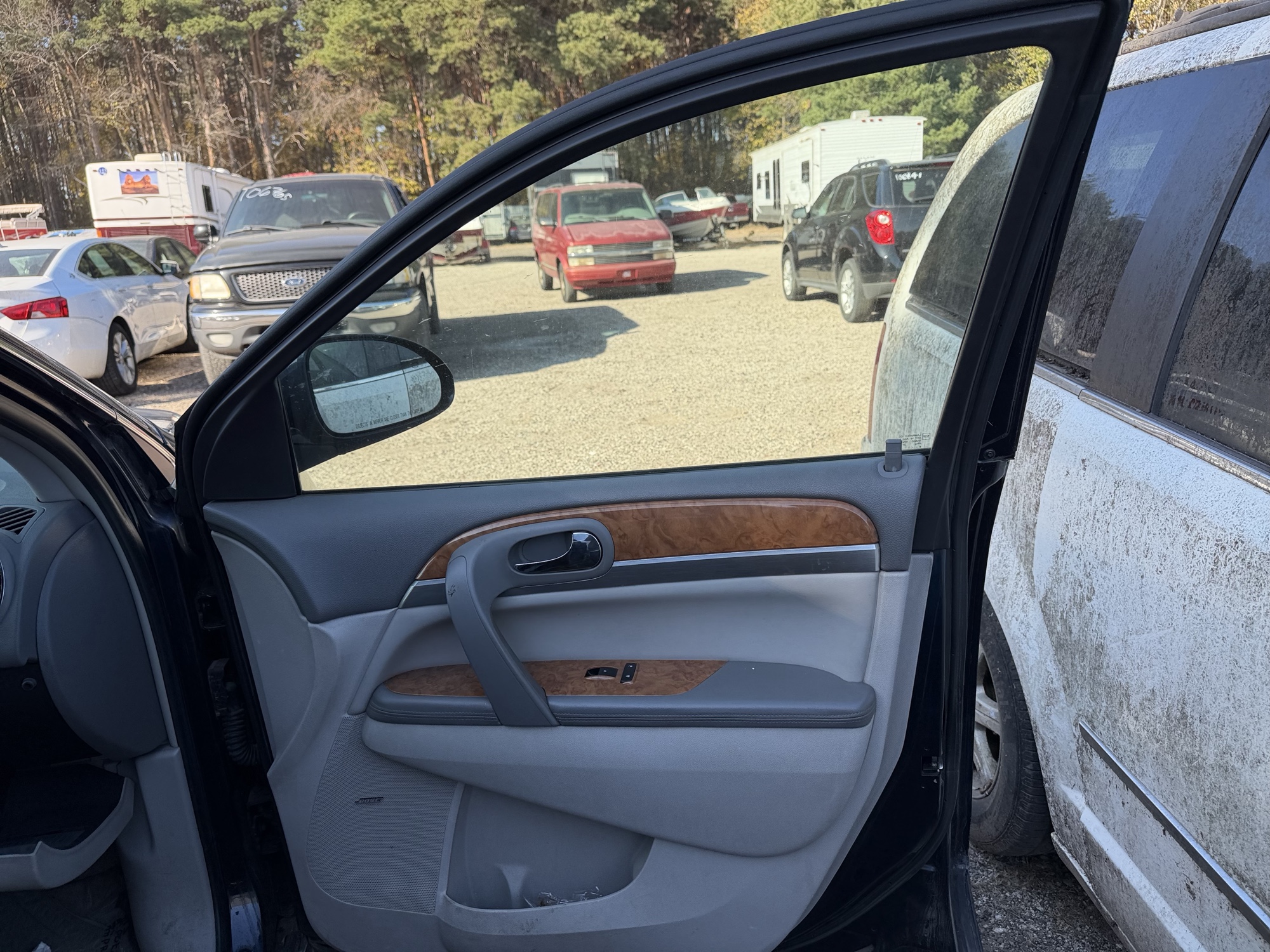 2009 buick enclave cx-awd with 175000 miles for sale near Elk River, Minnesota 106862_32_passenger_door_panel.jpg