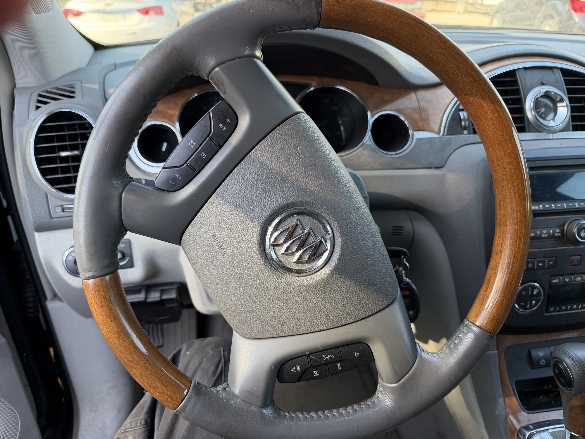 2009 buick enclave cx-awd with 175000 miles for sale near Elk River, Minnesota 106862_36_steering_wheel.jpg