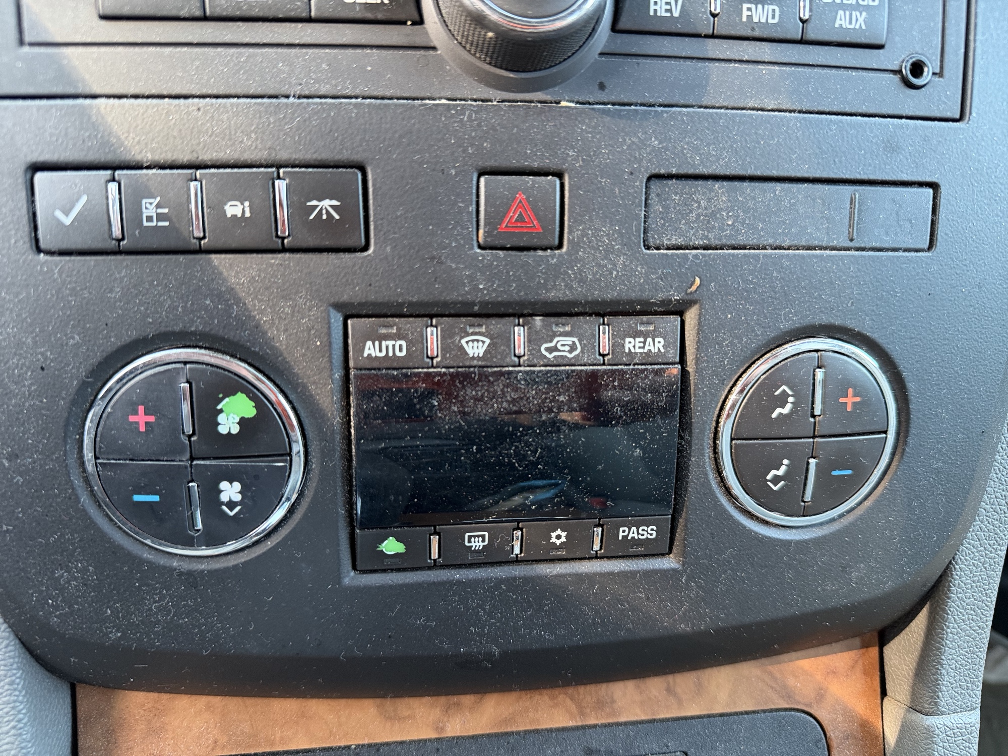 2009 buick enclave cx-awd with 175000 miles for sale near Elk River, Minnesota 106862_40_climate_control.jpg