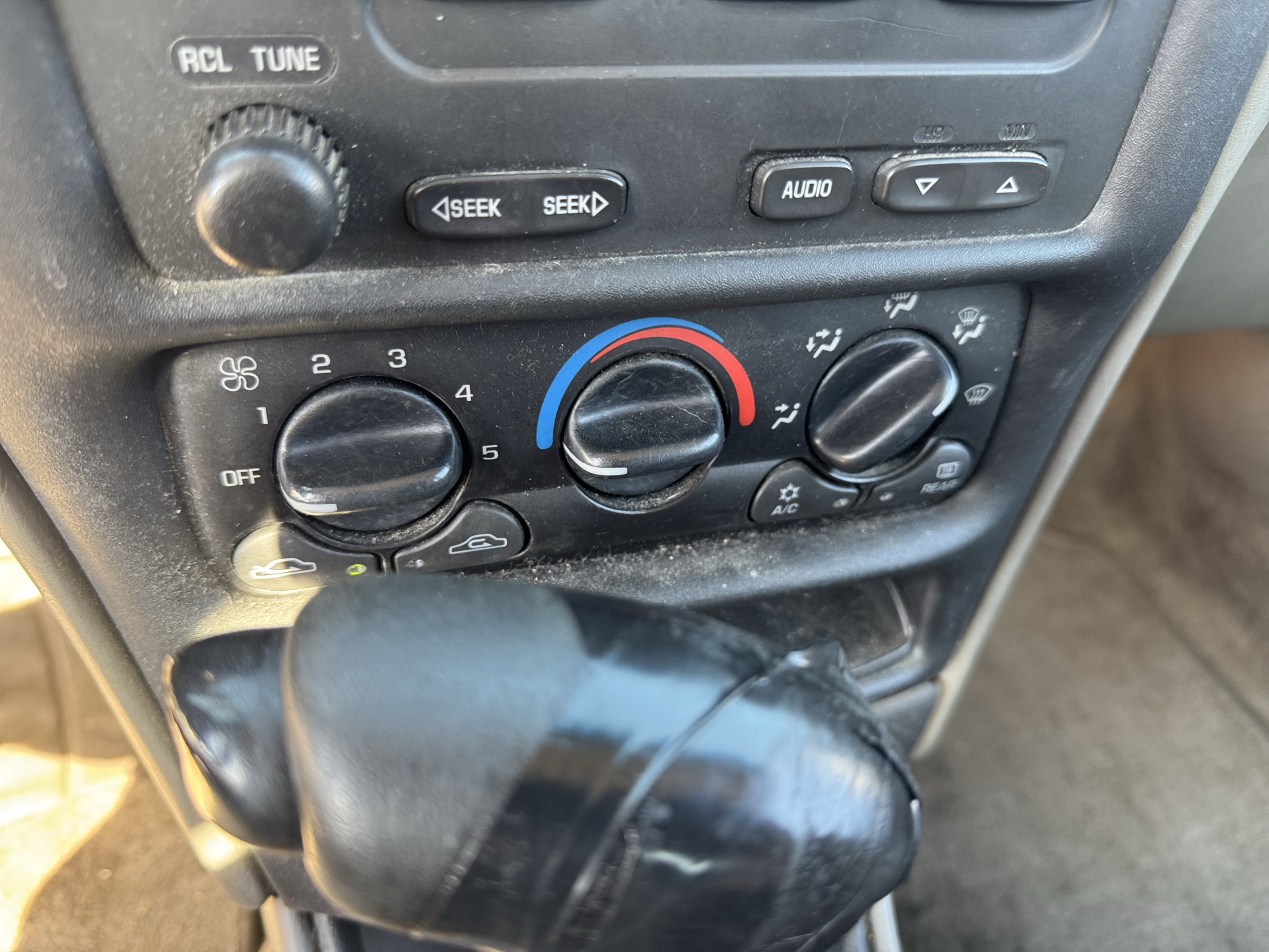 2003 chevrolet malibu base with 128011 miles for sale near Elk River, Minnesota 106863_40_climate_control.jpg