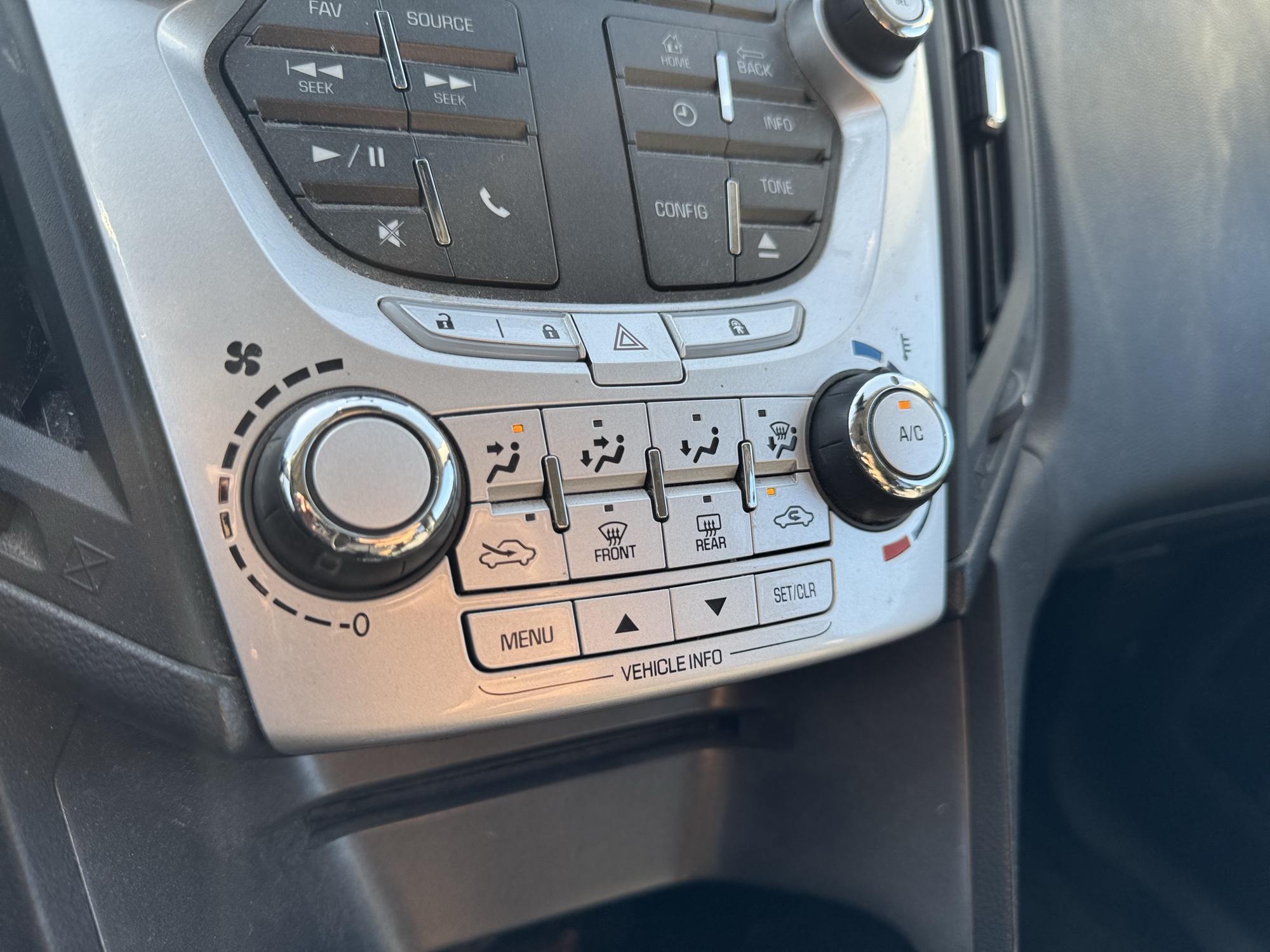 2012 chevrolet equinox 1lt-2wd with 195268 miles for sale near Elk River, Minnesota 106865_40_climate_control.jpg