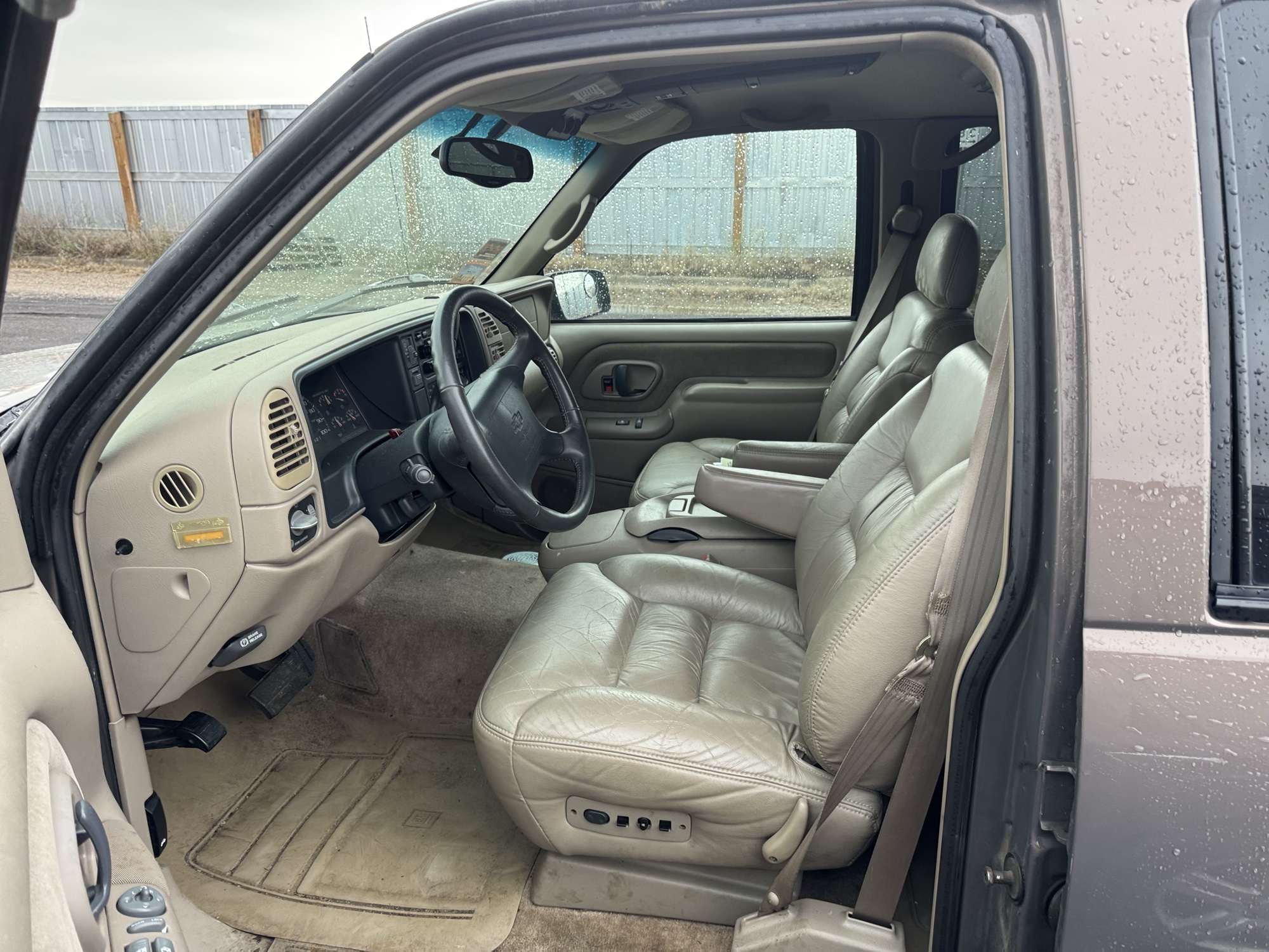 1997 chevrolet suburban k1500-4wd with 152445 miles for sale near Elk River, Minnesota 106866_22_driver_seat.jpg