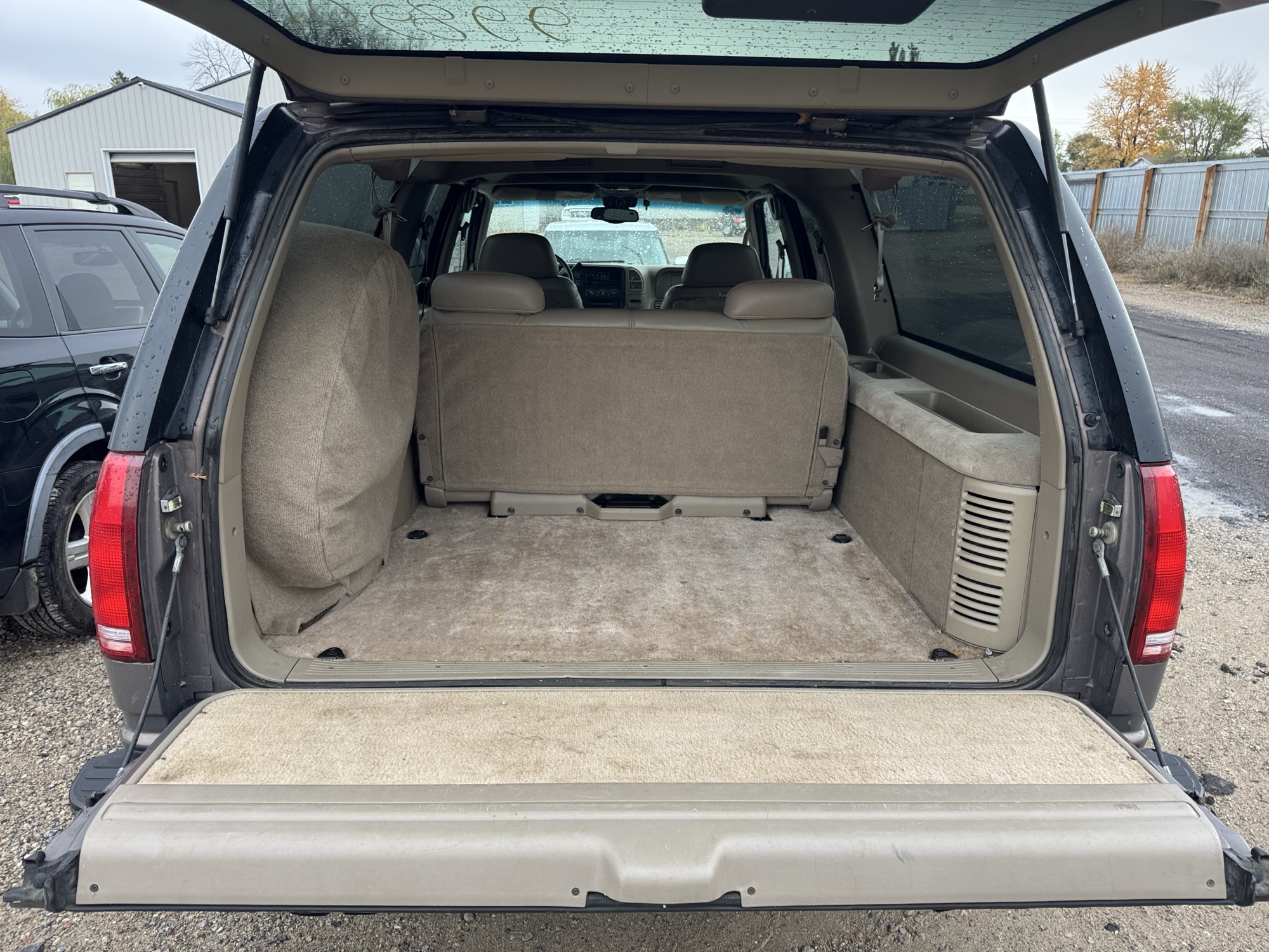 1997 chevrolet suburban k1500-4wd with 152445 miles for sale near Elk River, Minnesota 106866_26_trunk.jpg