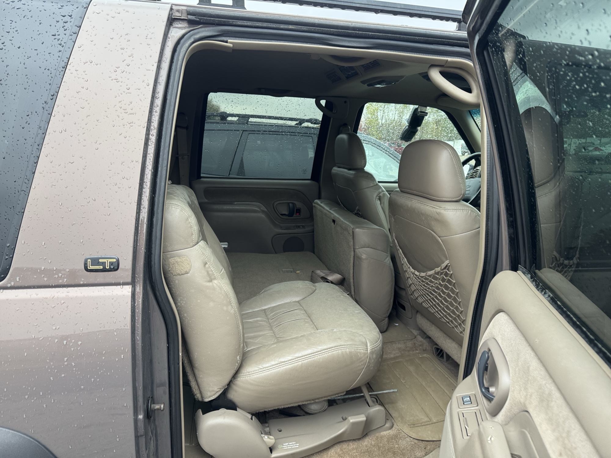 1997 chevrolet suburban k1500-4wd with 152445 miles for sale near Elk River, Minnesota 106866_28_pass_rear_seat.jpg
