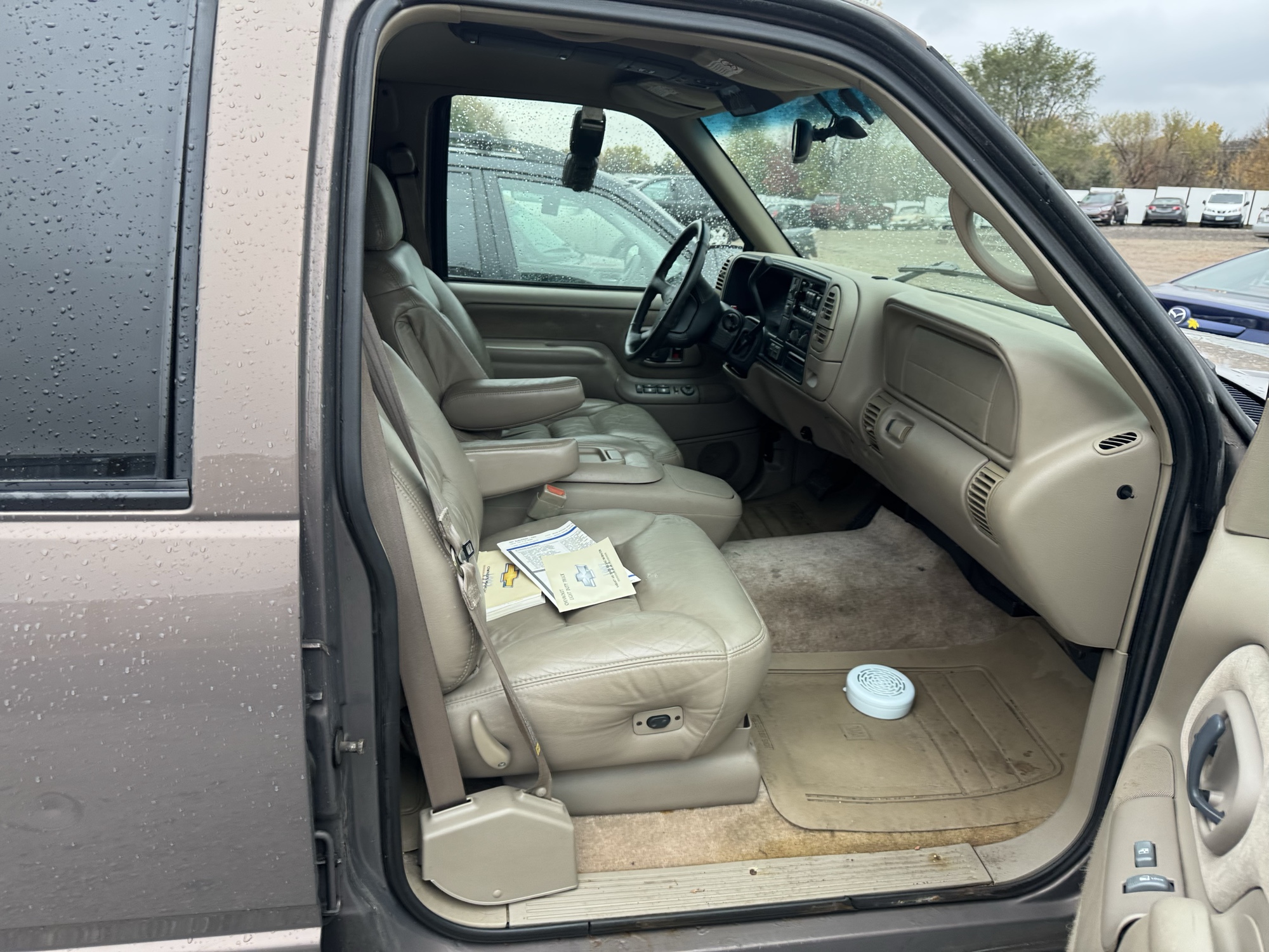 1997 chevrolet suburban k1500-4wd with 152445 miles for sale near Elk River, Minnesota 106866_31_passenger_seat.jpg