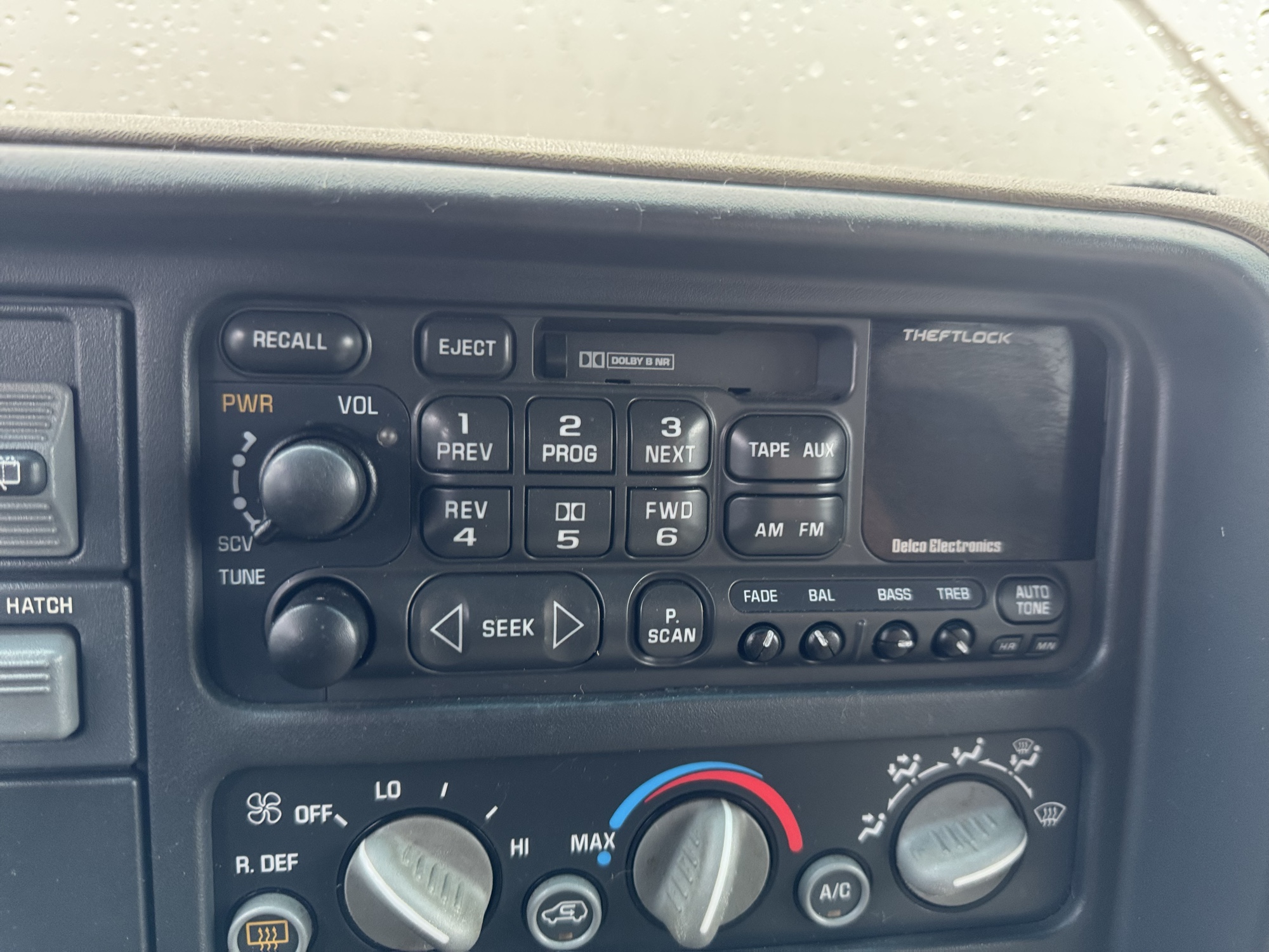 1997 chevrolet suburban k1500-4wd with 152445 miles for sale near Elk River, Minnesota 106866_39_radio_closeup.jpg