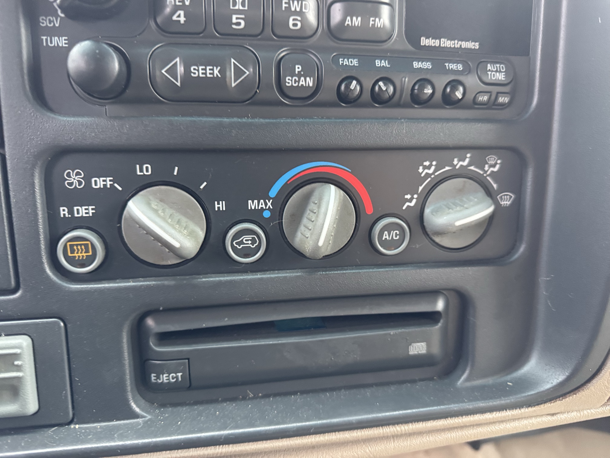 1997 chevrolet suburban k1500-4wd with 152445 miles for sale near Elk River, Minnesota 106866_40_climate_control.jpg