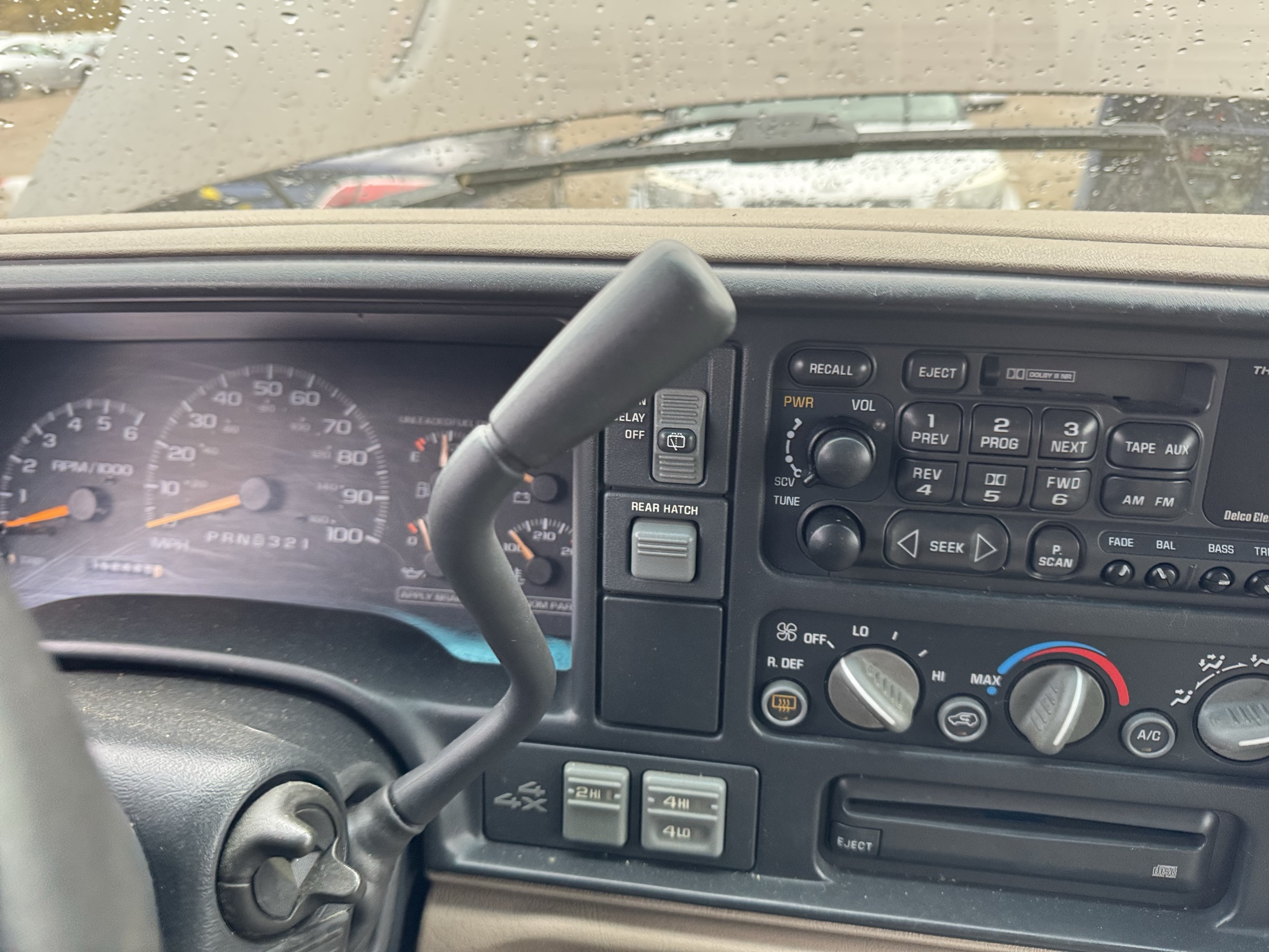 1997 chevrolet suburban k1500-4wd with 152445 miles for sale near Elk River, Minnesota 106866_41_shifter.jpg