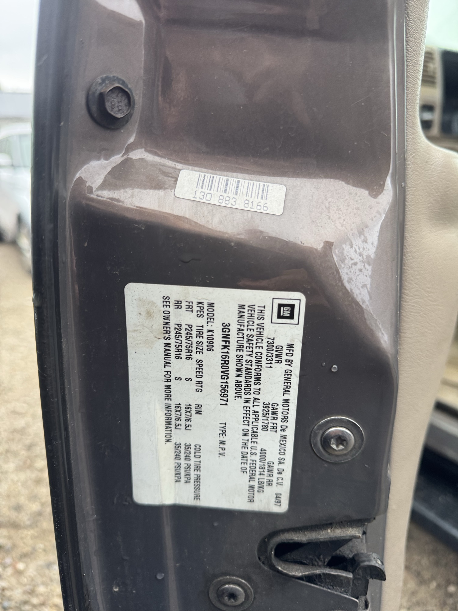 1997 chevrolet suburban k1500-4wd with 152445 miles for sale near Elk River, Minnesota 106866_47_door_vin_sticker.jpg