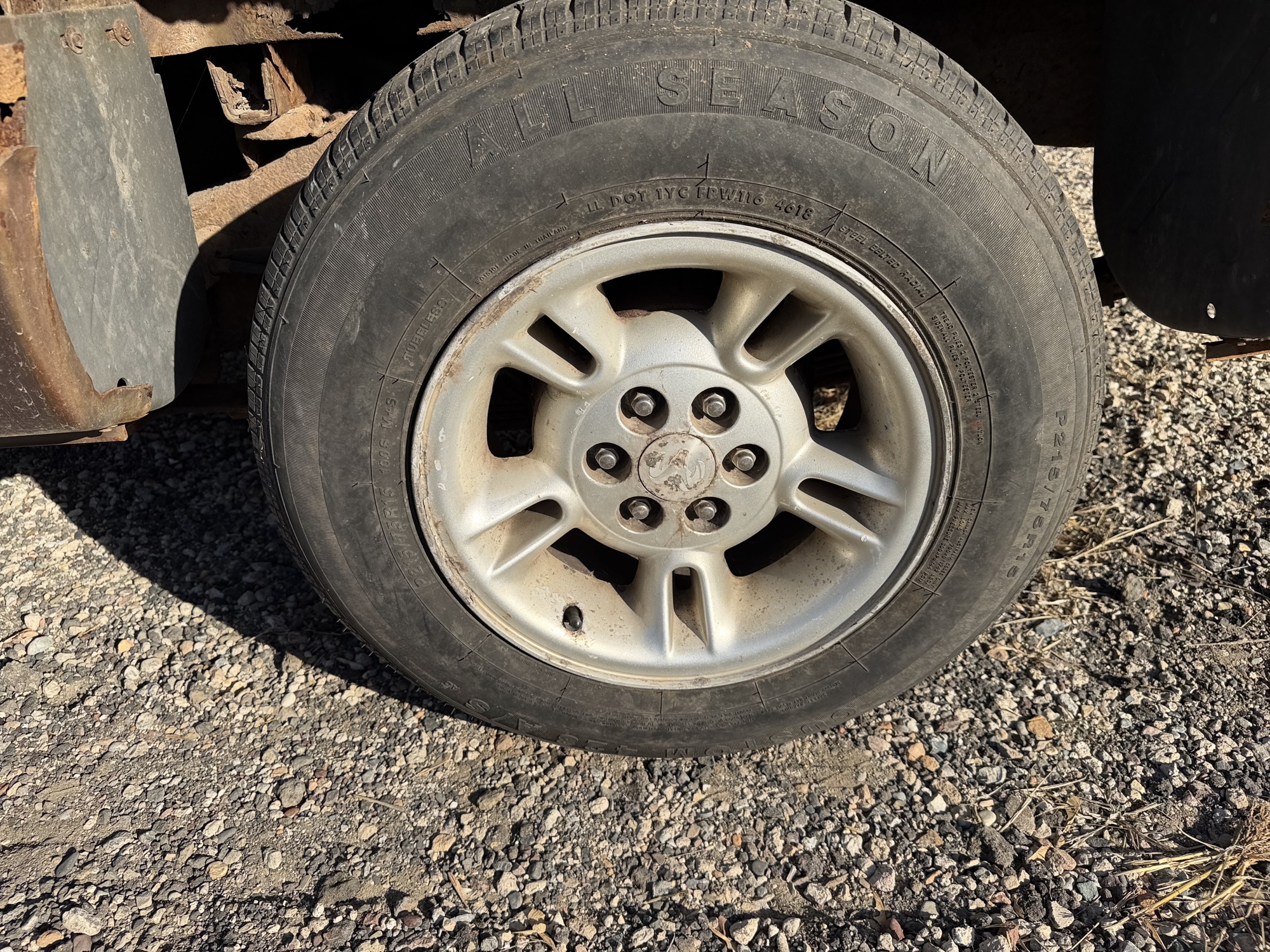 2000 dodge dakota club-cab-2wd with 165164 miles for sale near Elk River, Minnesota 106868_13_rear_drv_wheel.jpg