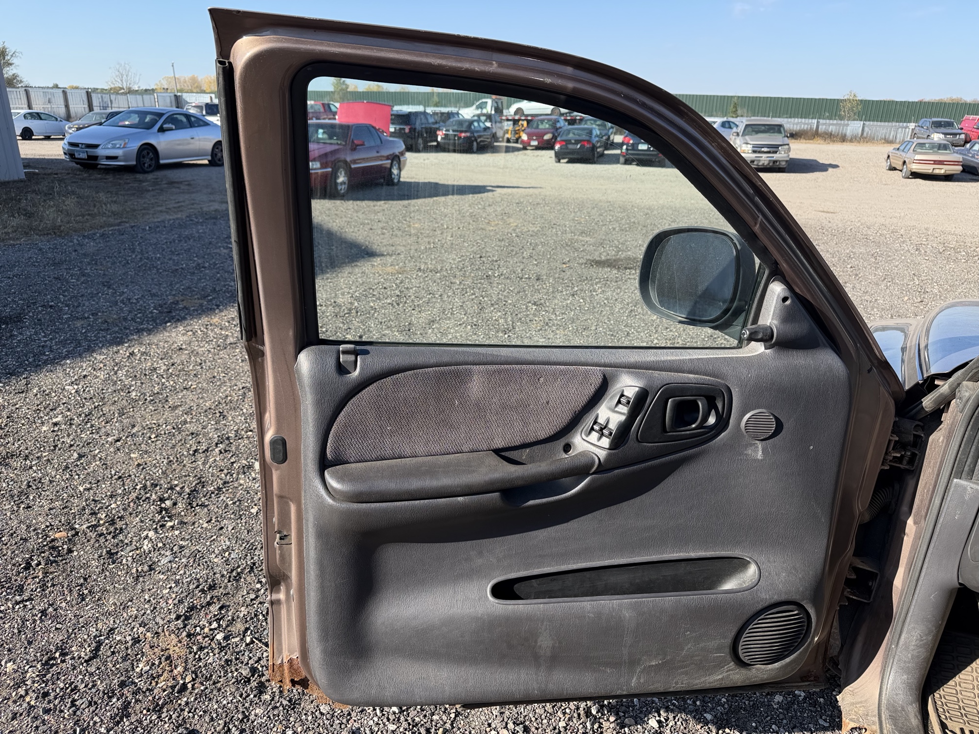 2000 dodge dakota club-cab-2wd with 165164 miles for sale near Elk River, Minnesota 106868_23_driver_door_panel.jpg
