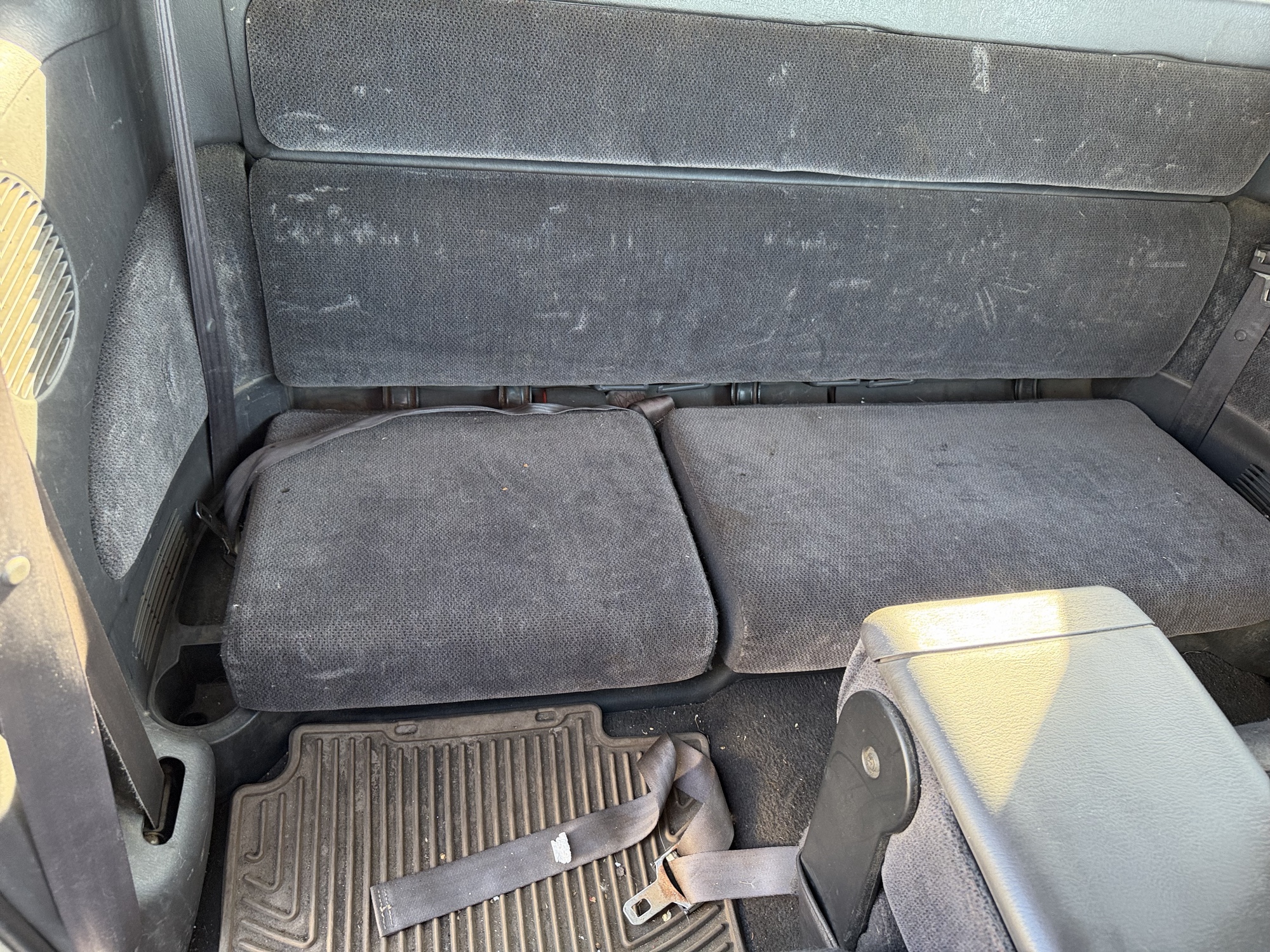 2000 dodge dakota club-cab-2wd with 165164 miles for sale near Elk River, Minnesota 106868_28_pass_rear_seat.jpg