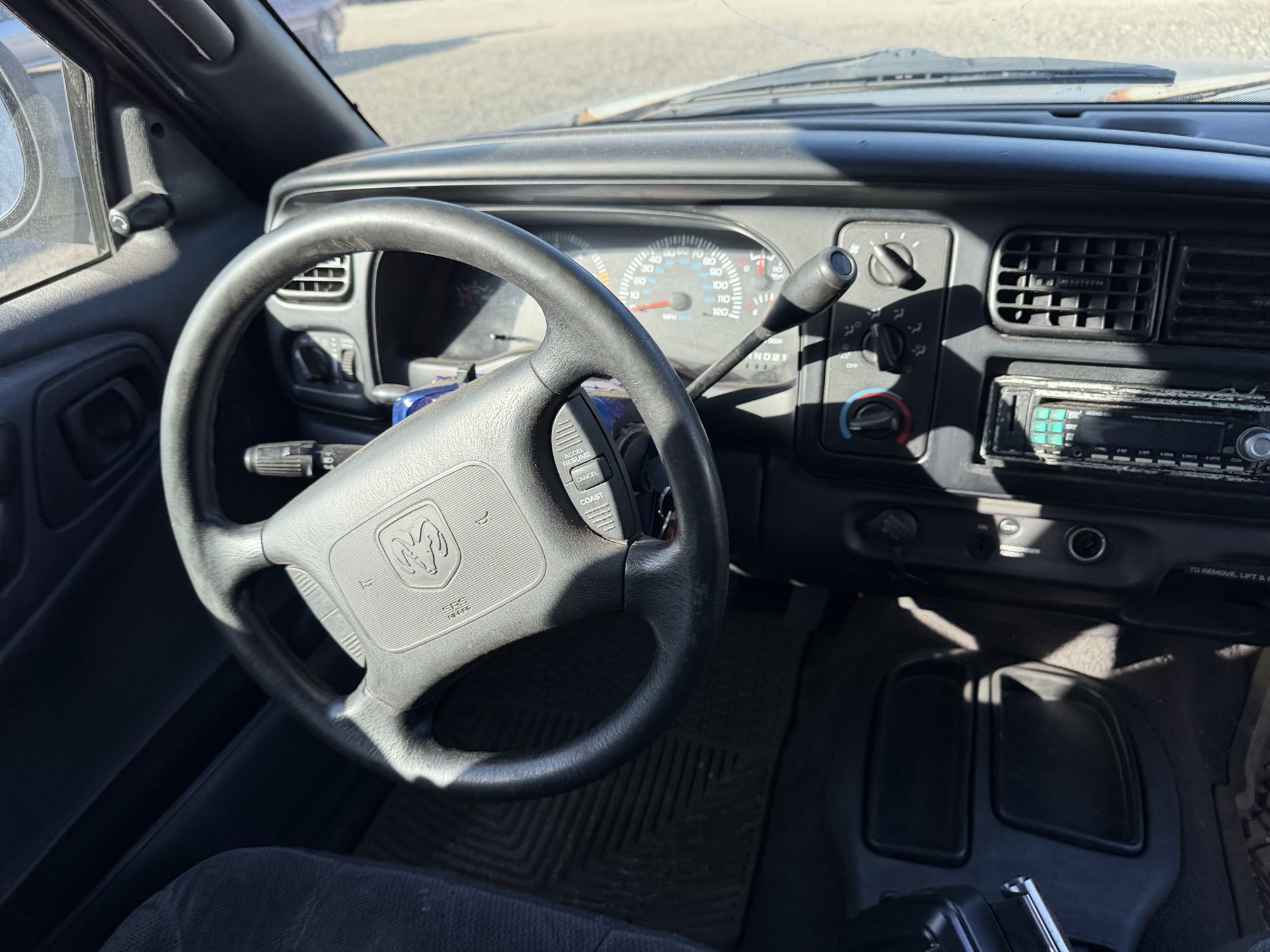 2000 dodge dakota club-cab-2wd with 165164 miles for sale near Elk River, Minnesota 106868_33_dash_from_driver.jpg