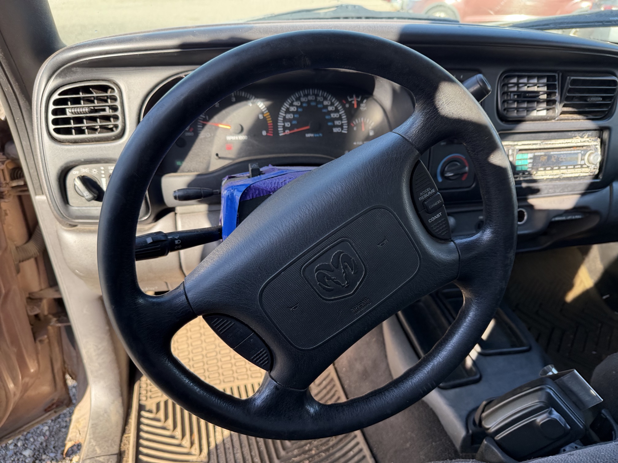 2000 dodge dakota club-cab-2wd with 165164 miles for sale near Elk River, Minnesota 106868_36_steering_wheel.jpg