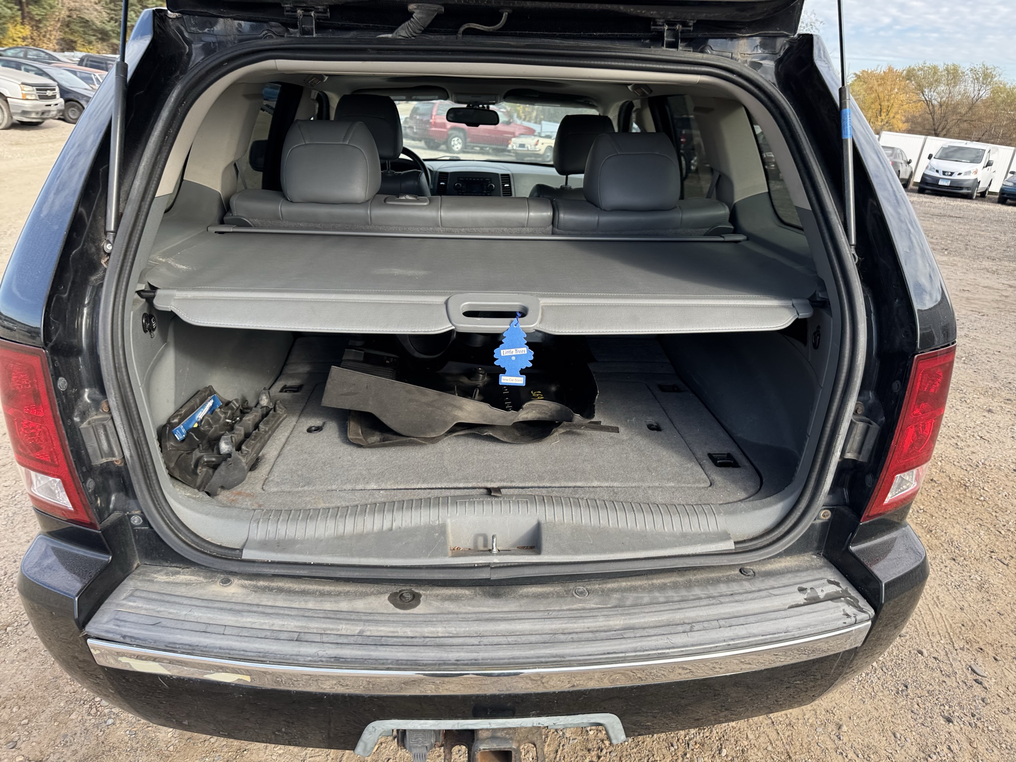 2007 jeep grand-cherokee limited-4wd with 162999 miles for sale near Elk River, Minnesota 106870_26_trunk.jpg