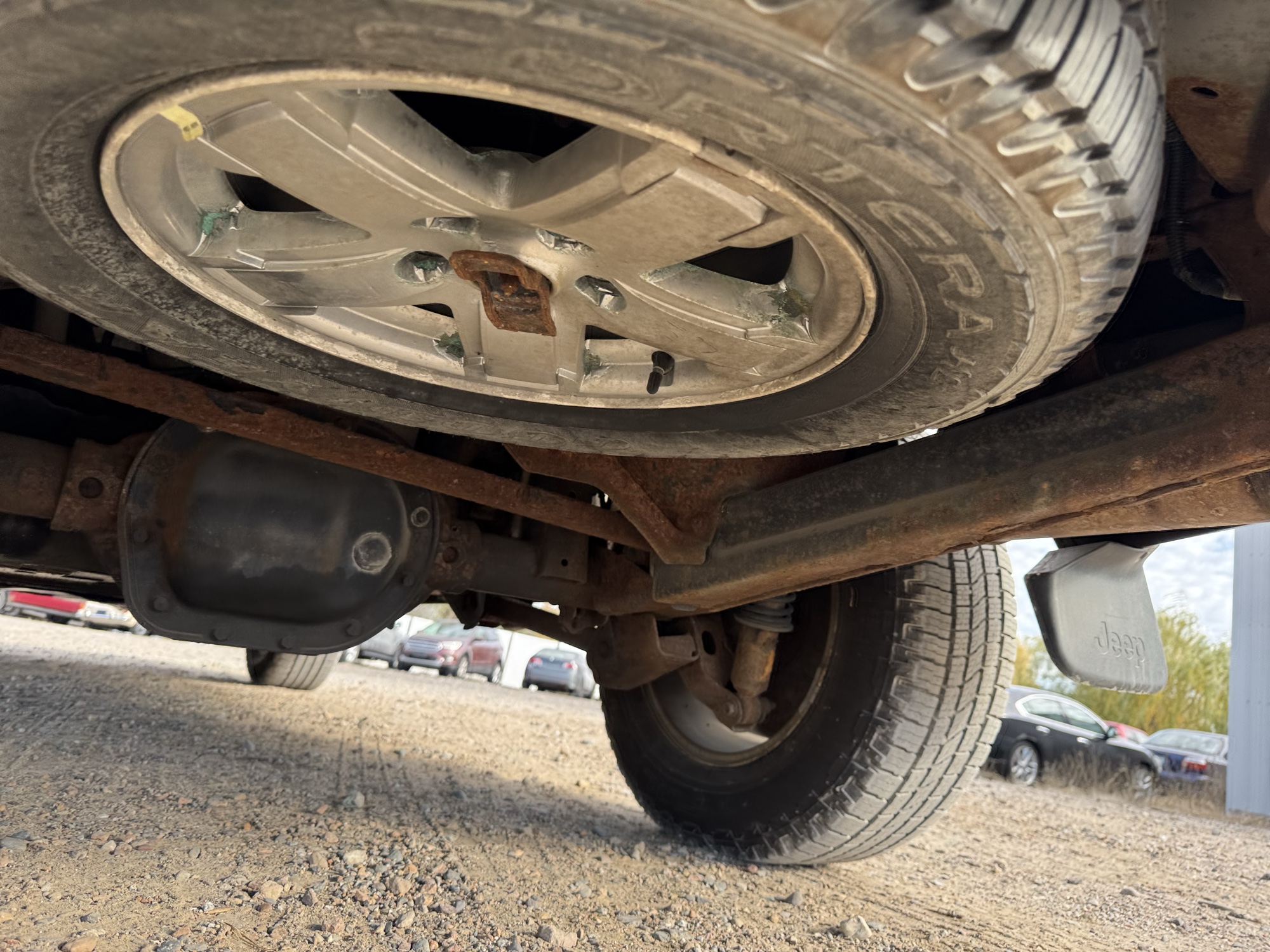2007 jeep grand-cherokee limited-4wd with 162999 miles for sale near Elk River, Minnesota 106870_27_spare_tire.jpg