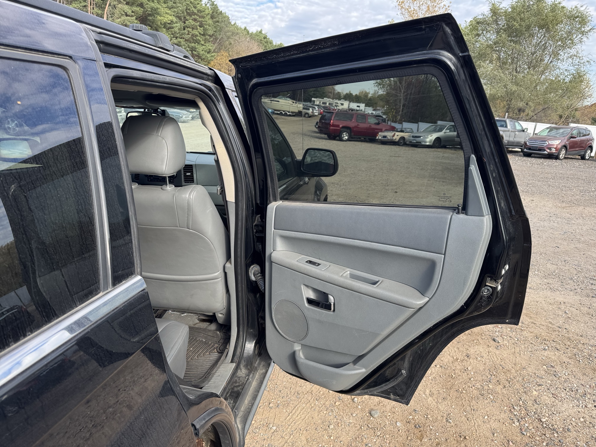 2007 jeep grand-cherokee limited-4wd with 162999 miles for sale near Elk River, Minnesota 106870_30_pass_rear_door_panel.jpg