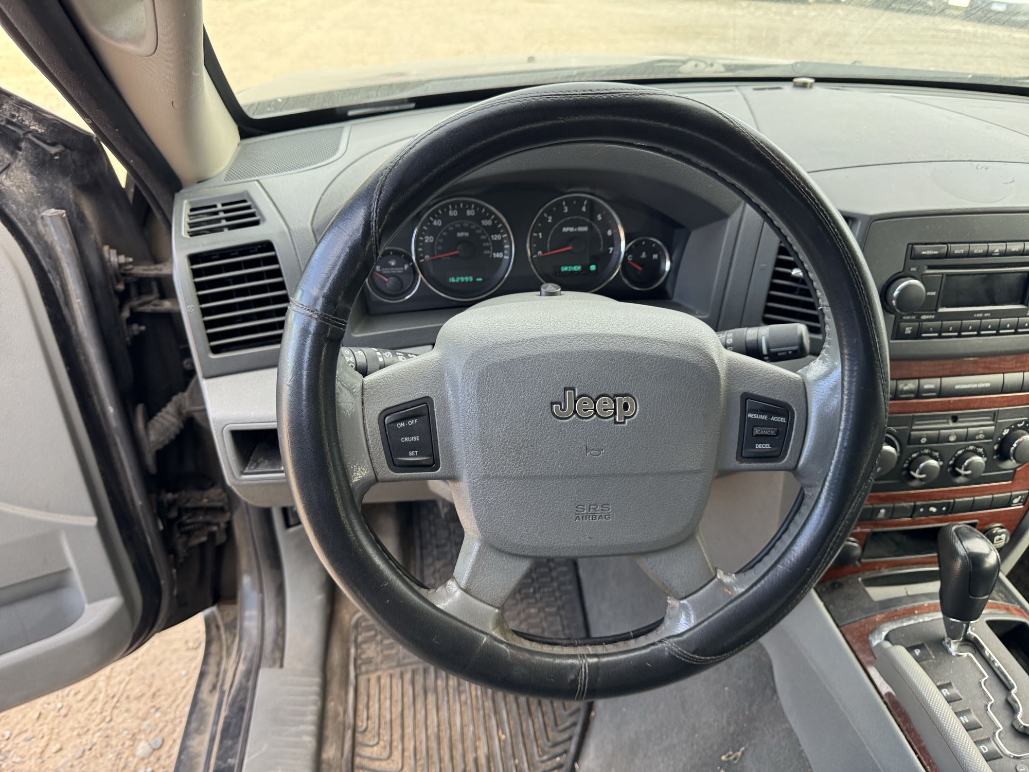 2007 jeep grand-cherokee limited-4wd with 162999 miles for sale near Elk River, Minnesota 106870_36_steering_wheel.jpg