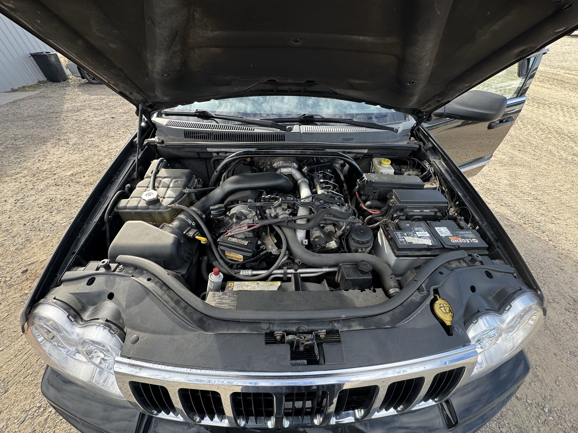 2007 jeep grand-cherokee limited-4wd with 162999 miles for sale near Elk River, Minnesota 106870_49_engine_bay.jpg