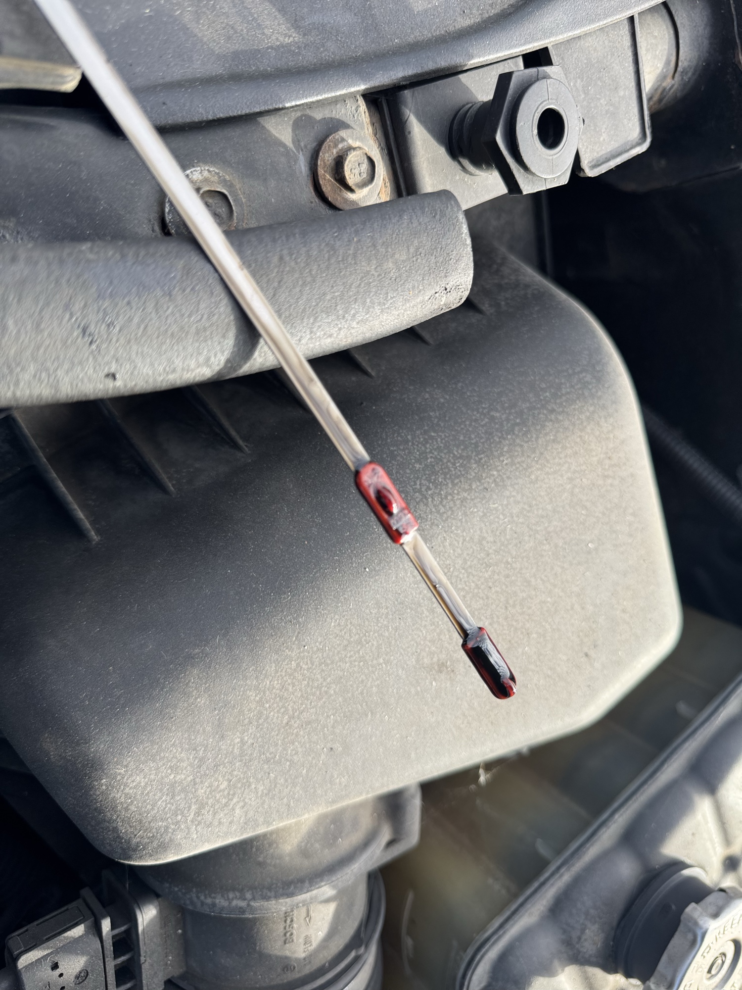 2007 jeep grand-cherokee limited-4wd with 162999 miles for sale near Elk River, Minnesota 106870_50_oil_dipstick.jpg