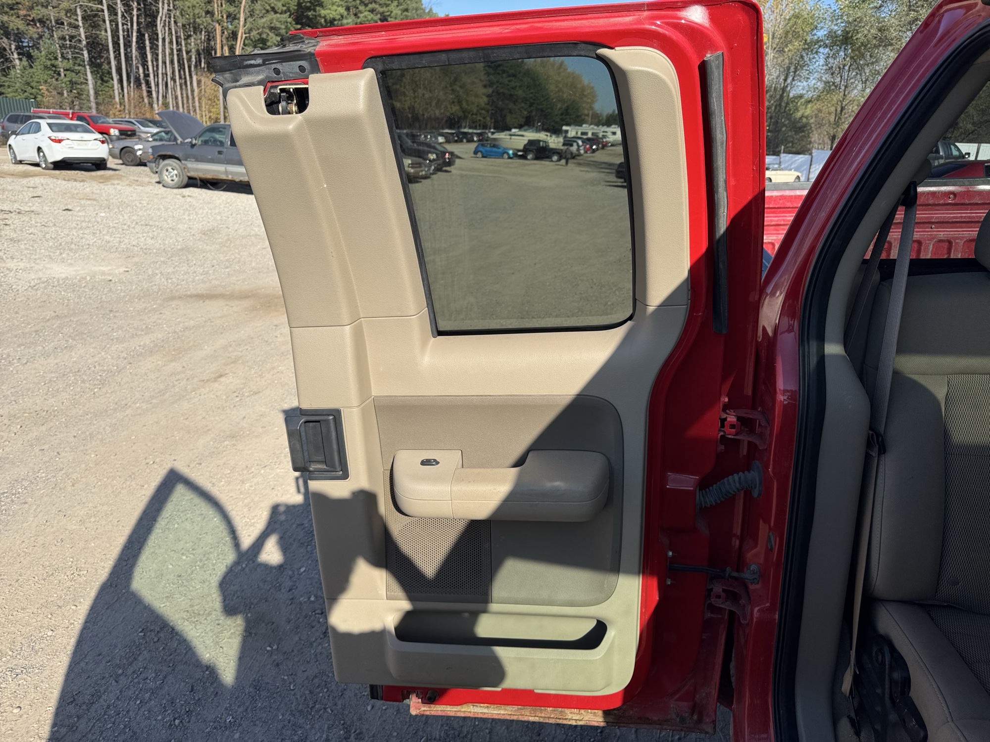 2005 ford f-150 fx4-supercab-4wd with 132299 miles for sale near Elk River, Minnesota 106871_30_pass_rear_door_panel.jpg