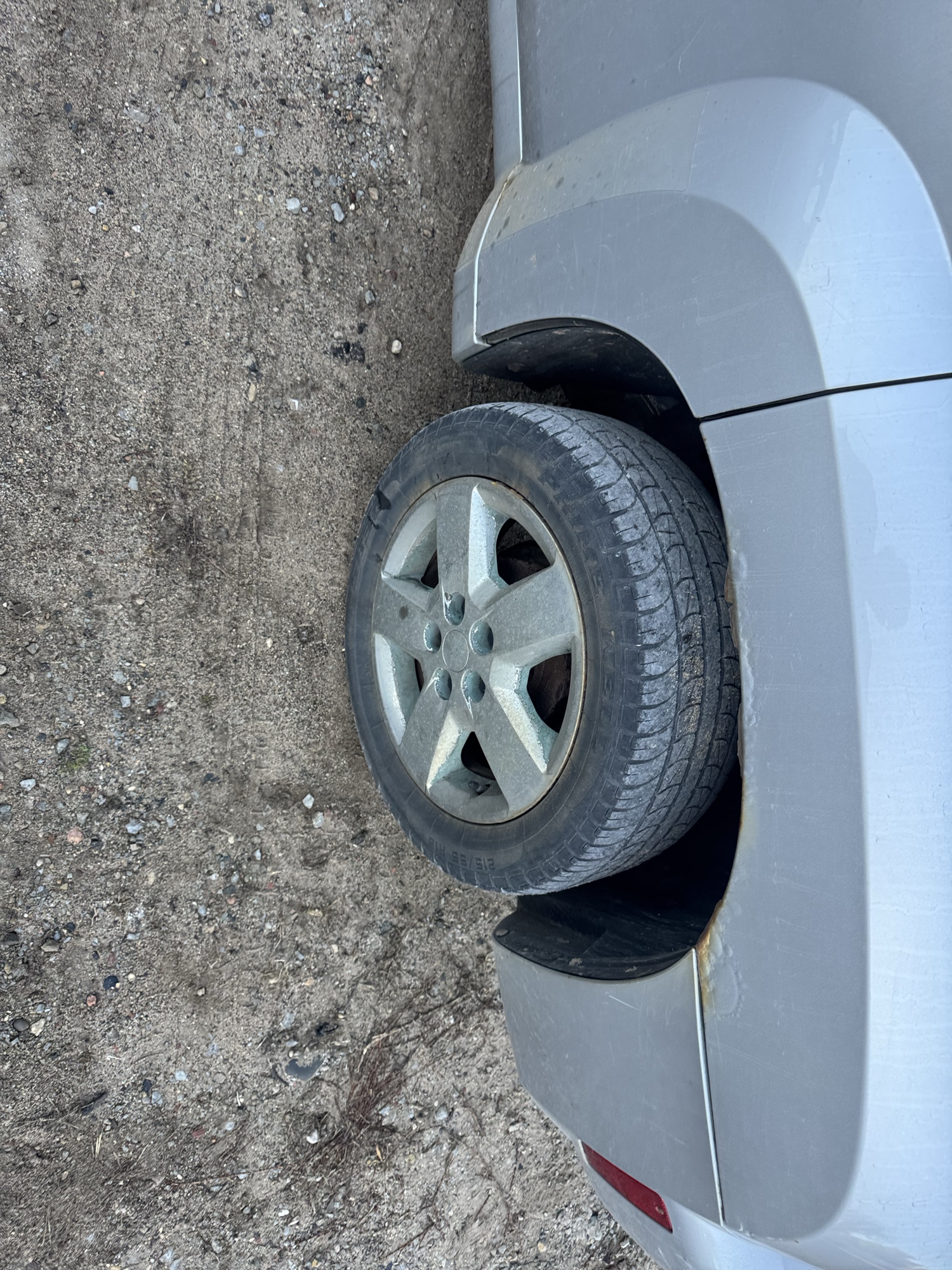 2011 chevrolet hhr 1lt with 133073 miles for sale near Elk River, Minnesota 106872_13_rear_drv_wheel.jpg