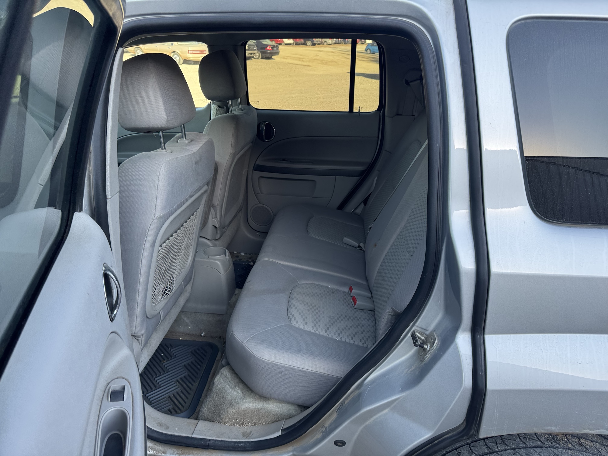 2011 chevrolet hhr 1lt with 133073 miles for sale near Elk River, Minnesota 106872_24_drv_rear_seat.jpg
