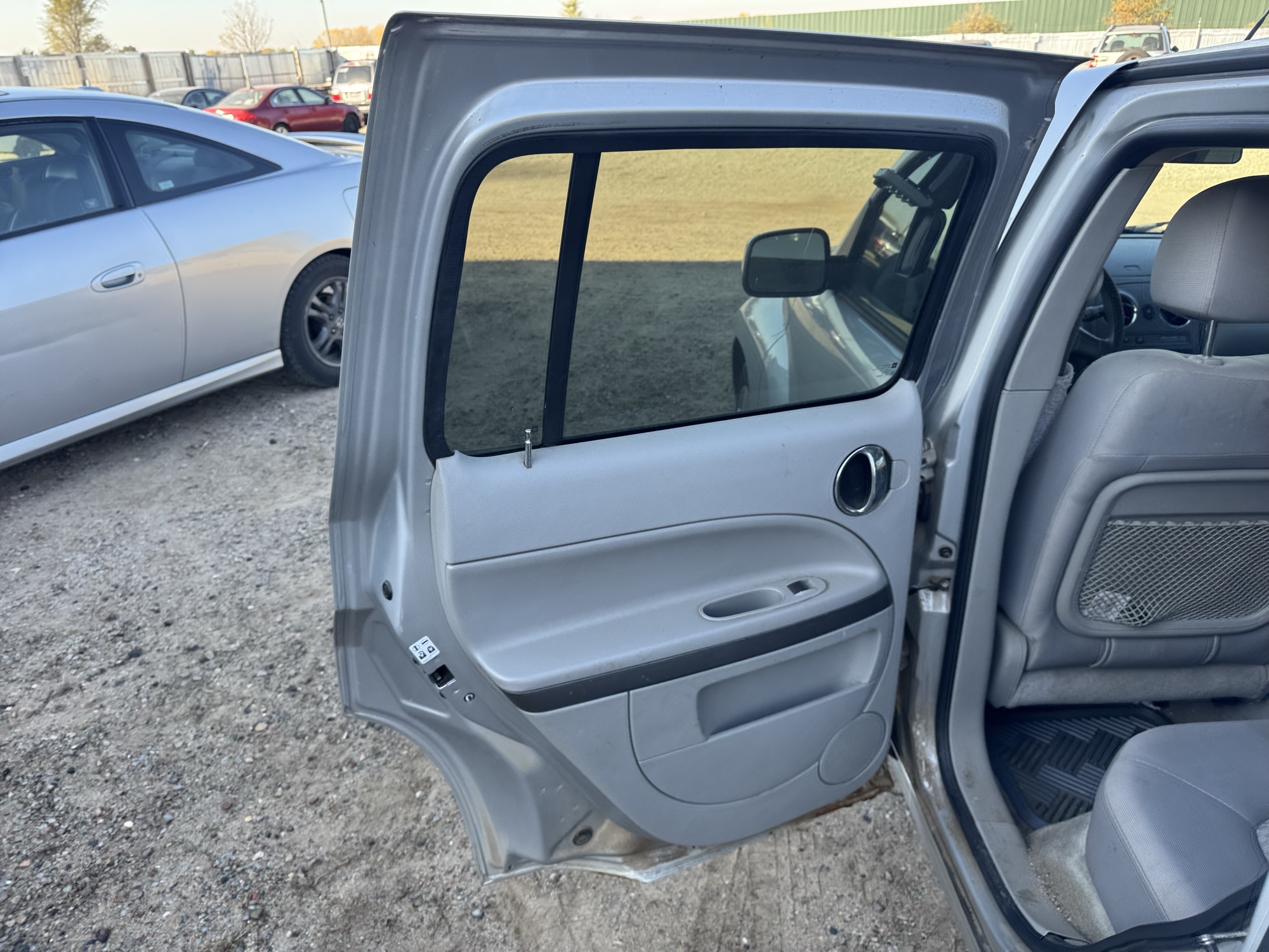 2011 chevrolet hhr 1lt with 133073 miles for sale near Elk River, Minnesota 106872_25_drv_rear_door_panel.jpg