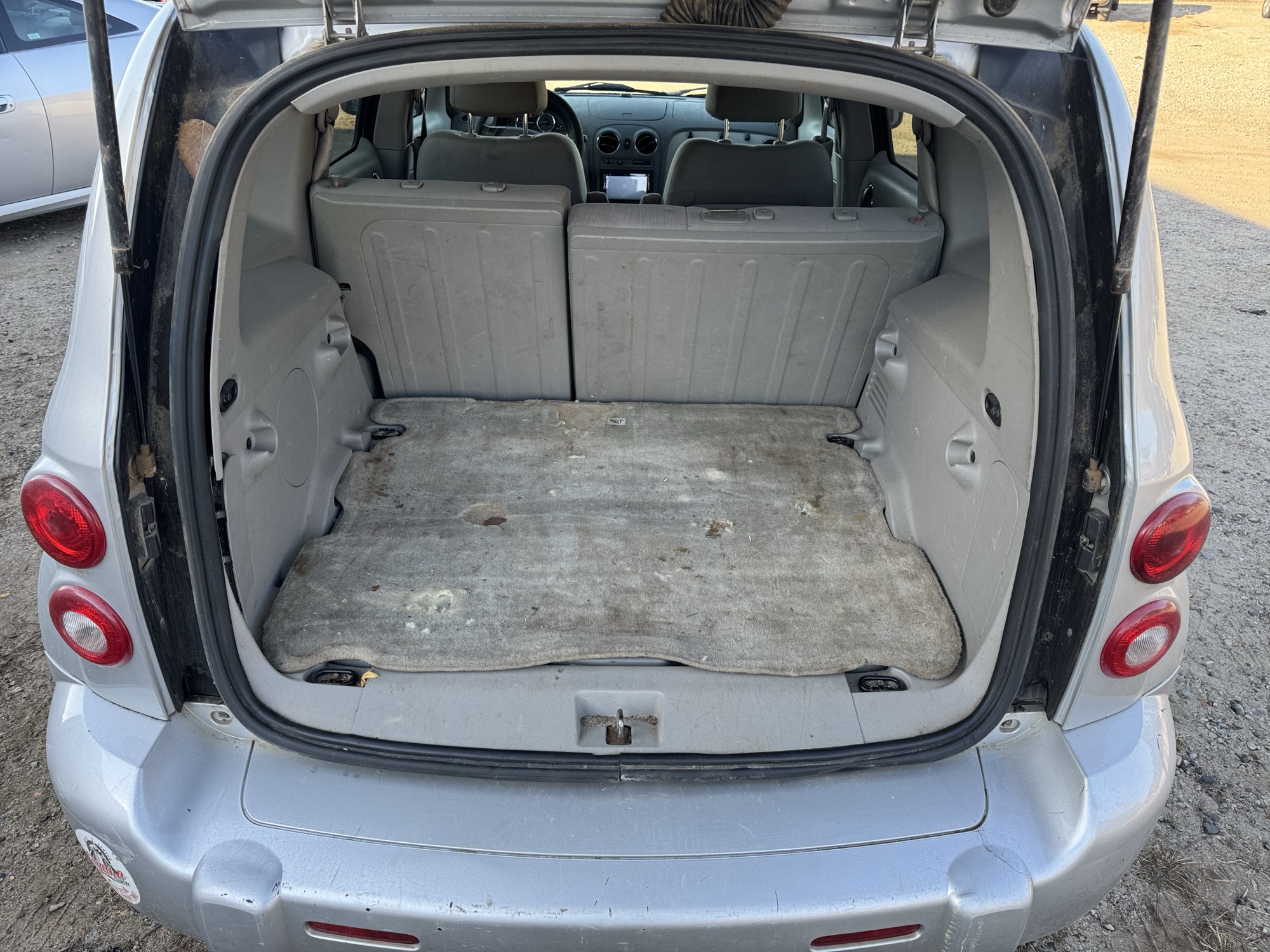 2011 chevrolet hhr 1lt with 133073 miles for sale near Elk River, Minnesota 106872_26_trunk.jpg