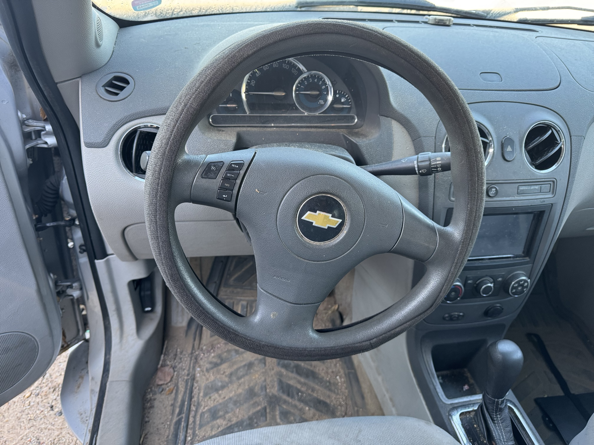 2011 chevrolet hhr 1lt with 133073 miles for sale near Elk River, Minnesota 106872_36_steering_wheel.jpg