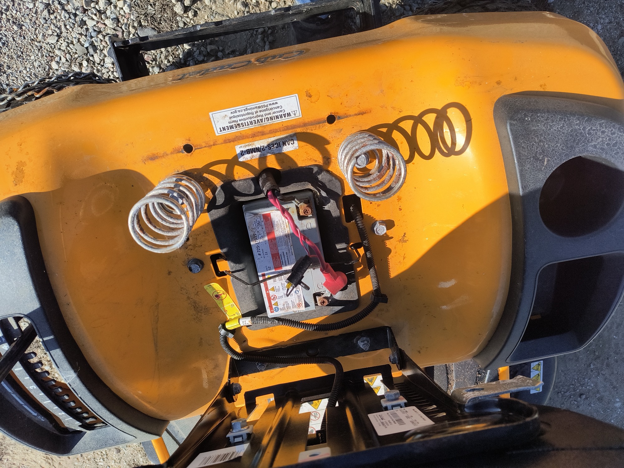 2000 cub-cadet lawn-tractor for sale near Elk River, Minnesota 106873_26_trunk.jpg